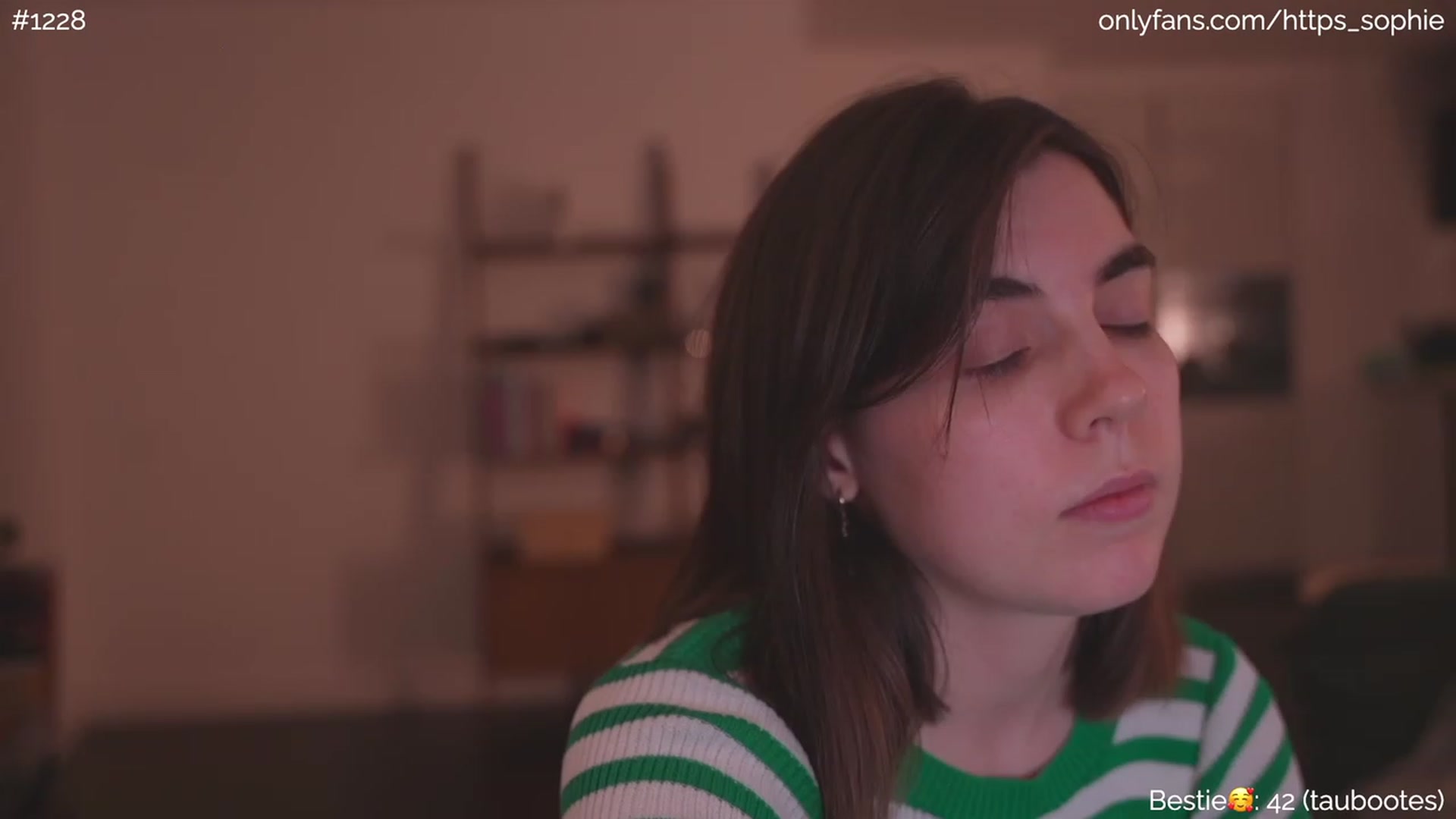 Gallery image thumbnail from phyllo_sophie's myfreecams stream on, 06/27/2023, 23:47 image 6 of 20
