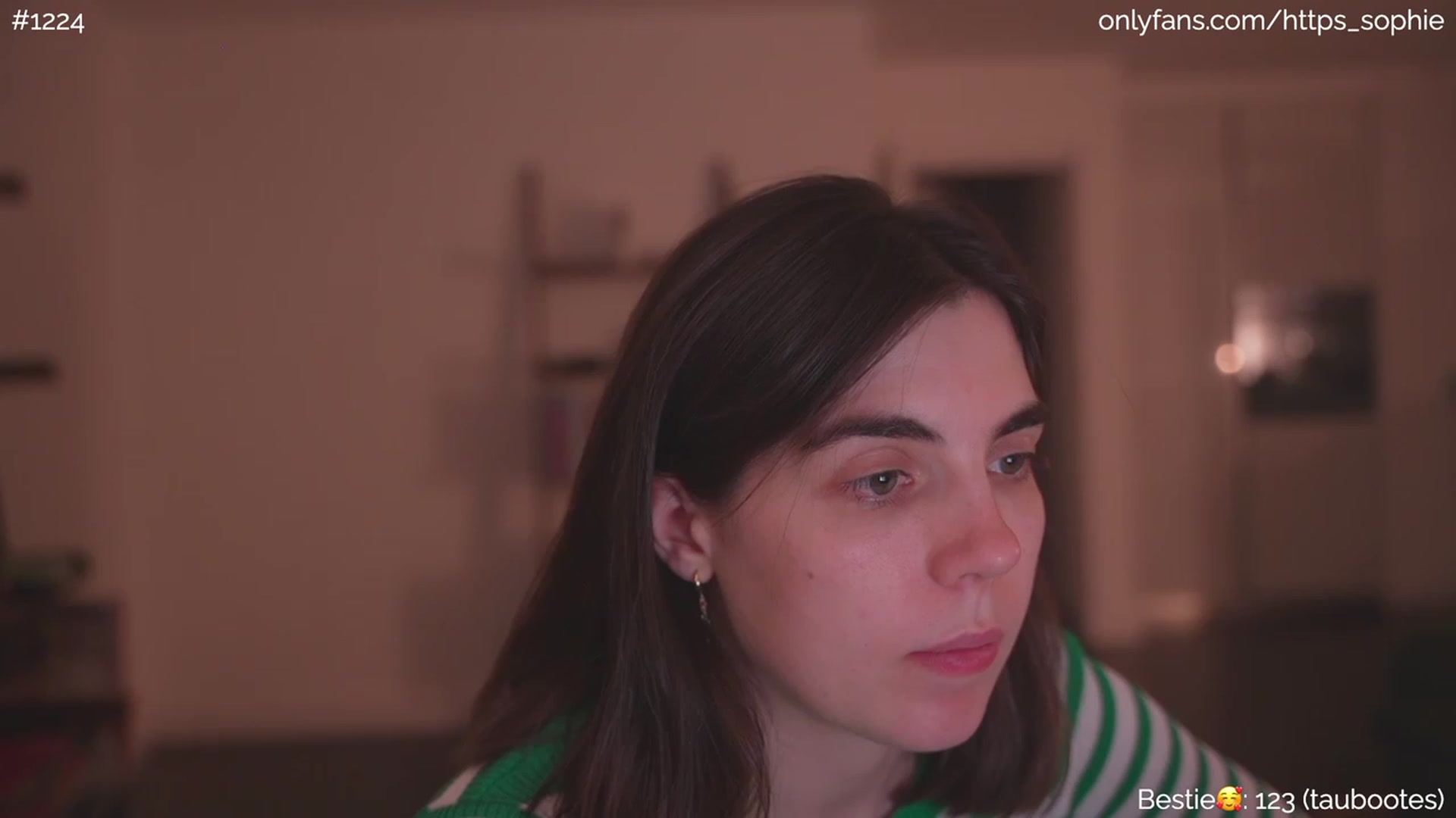 Gallery image thumbnail from phyllo_sophie's myfreecams stream on, 06/28/2023, 24:19 image 13 of 20