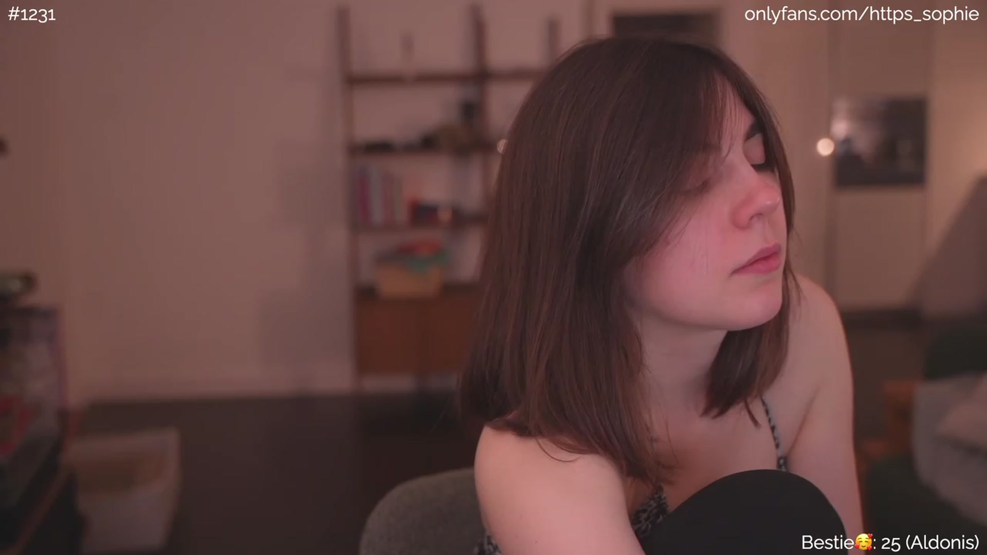 Gallery image thumbnail from phyllo_sophie's myfreecams stream on, 06/29/2023, 24:05 image 1 of 20