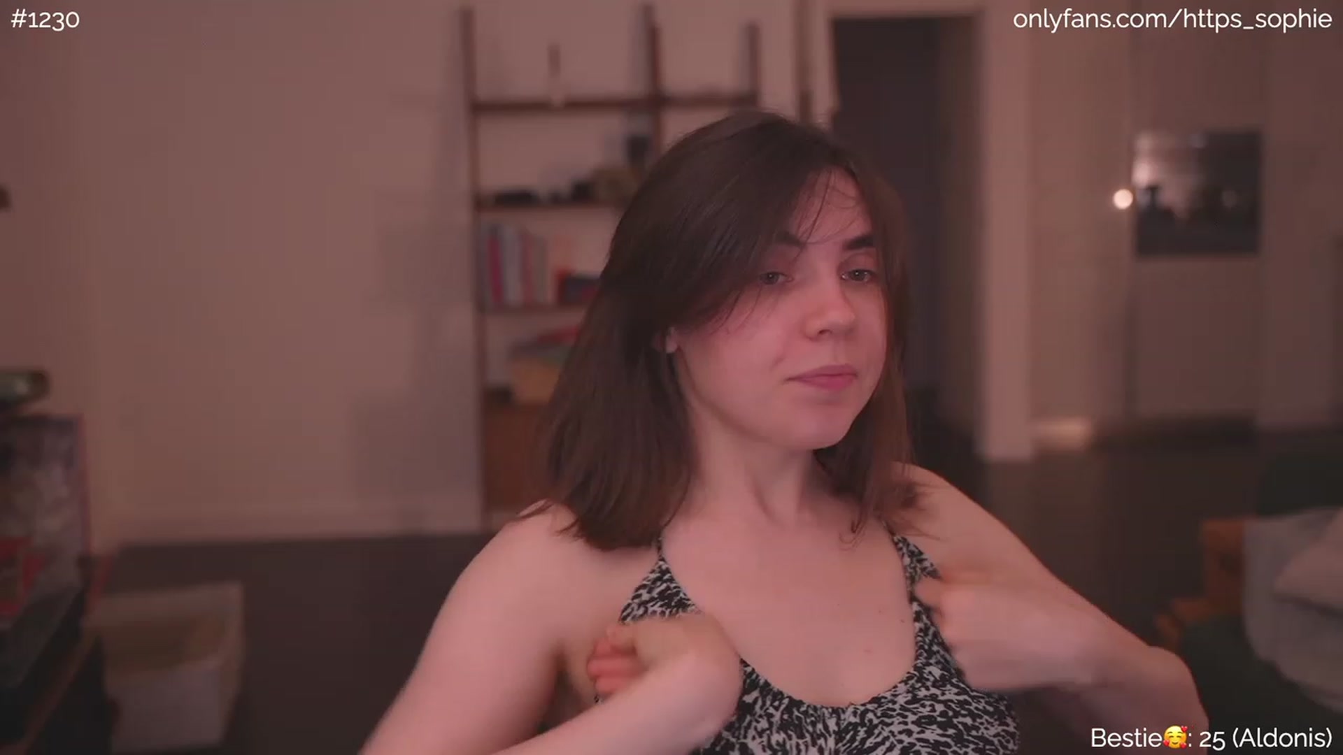 Gallery image thumbnail from phyllo_sophie's myfreecams stream on, 06/29/2023, 24:05 image 12 of 20