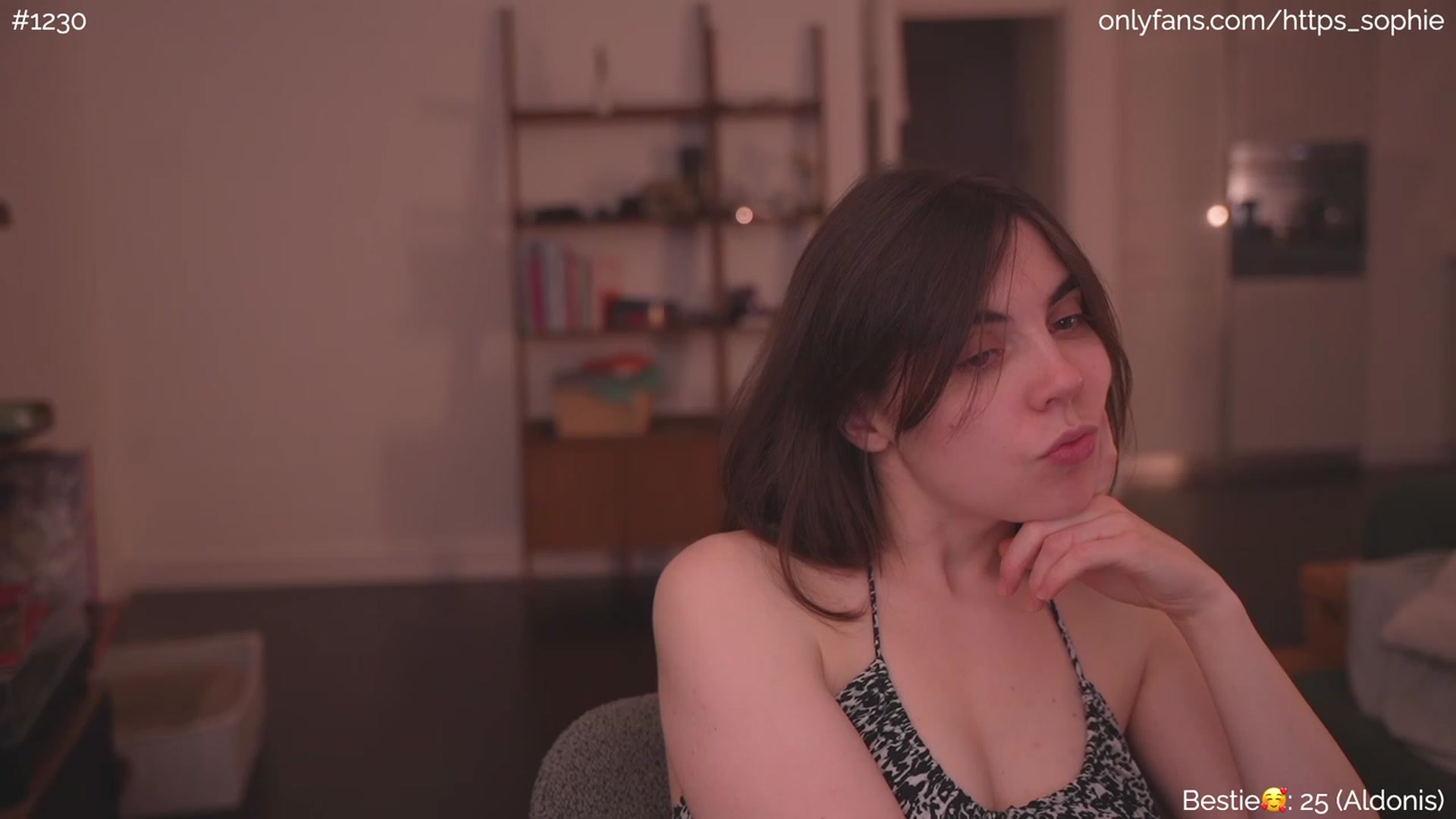Gallery image thumbnail from phyllo_sophie's myfreecams stream on, 06/29/2023, 24:05 image 13 of 20