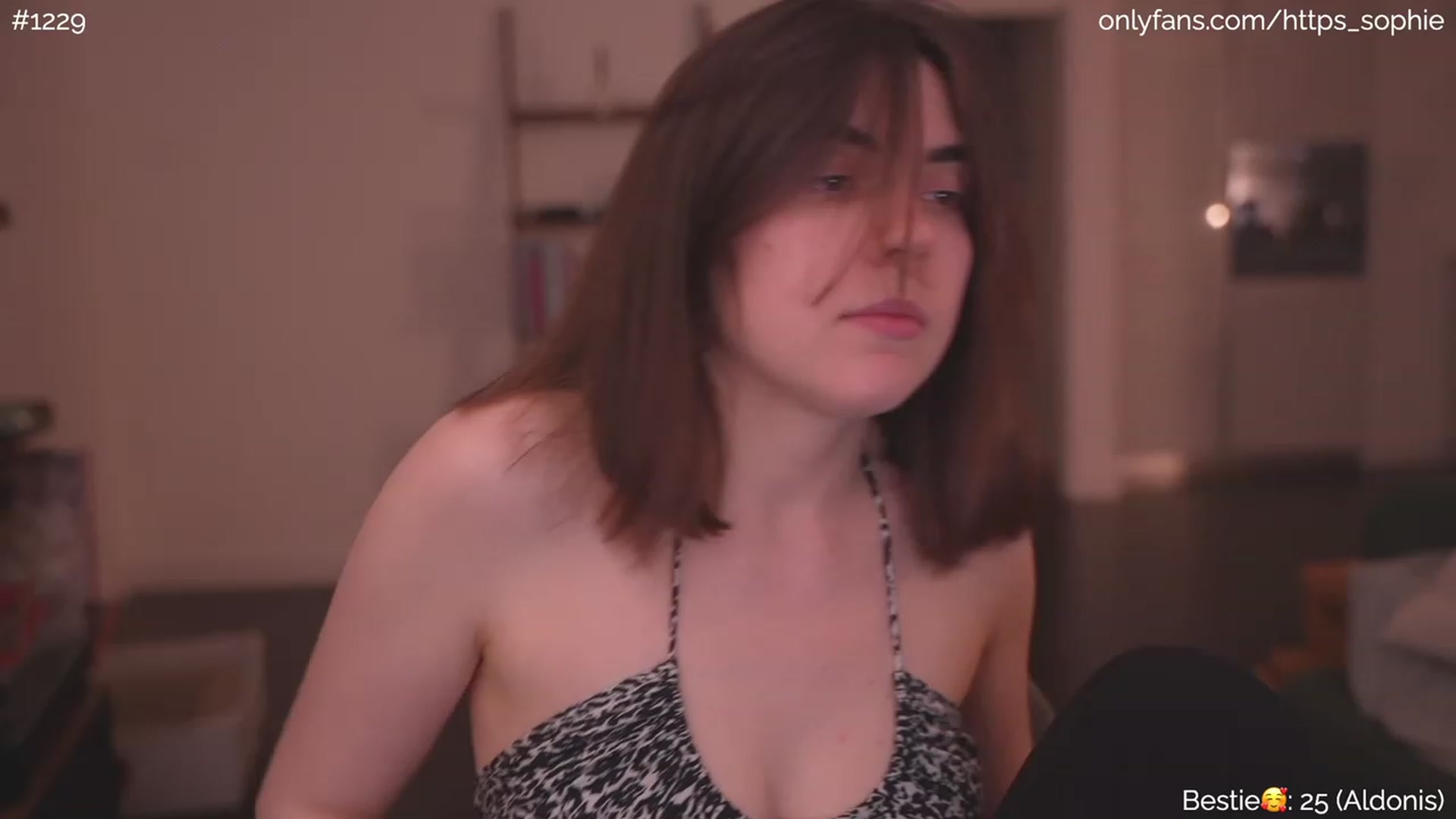 Gallery image thumbnail from phyllo_sophie's myfreecams stream on, 06/29/2023, 24:05 image 14 of 20