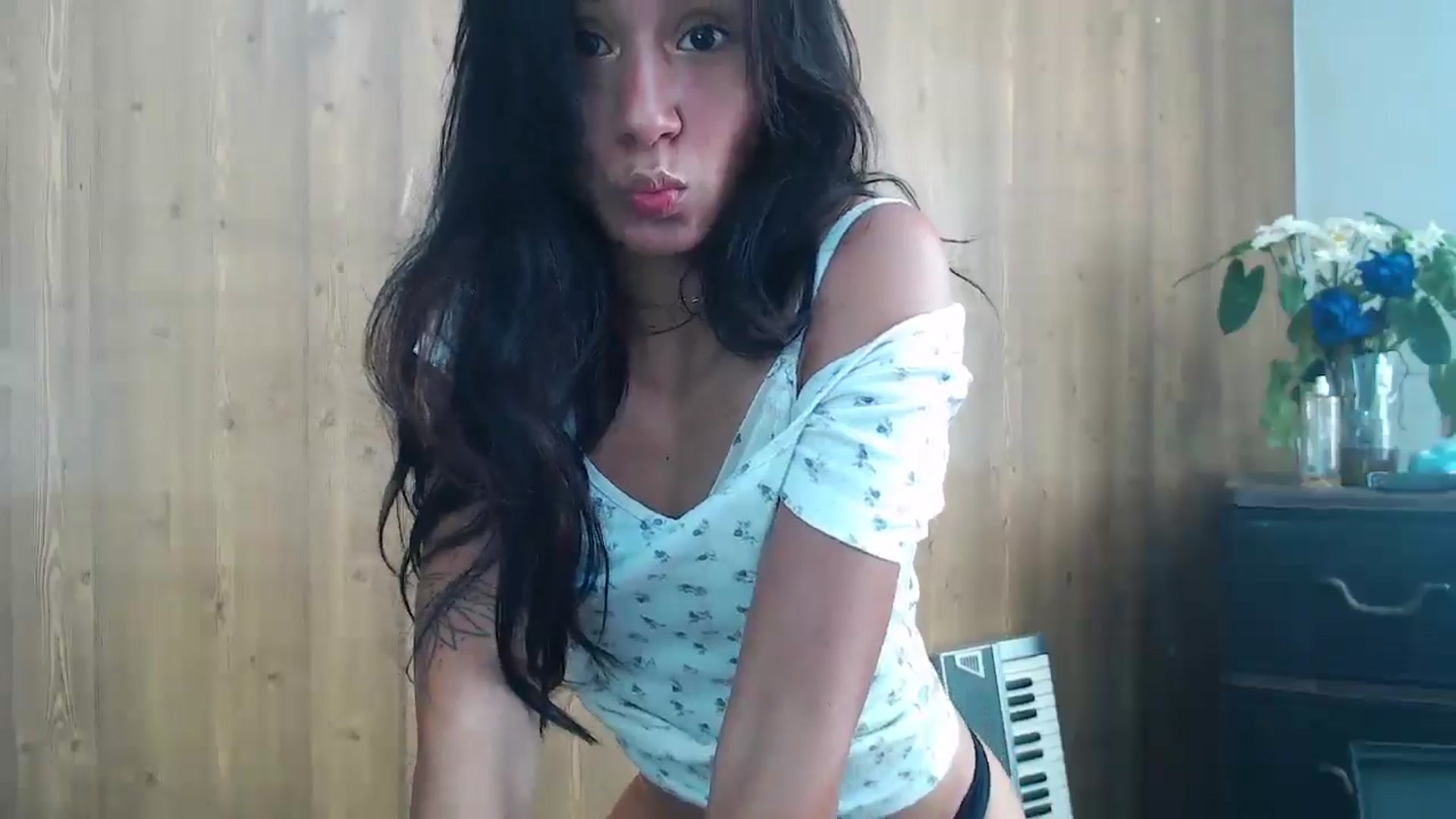 Gallery image thumbnail from pielmorena19's myfreecams stream on, 03/19/2026, 13:42 image 10 of 20