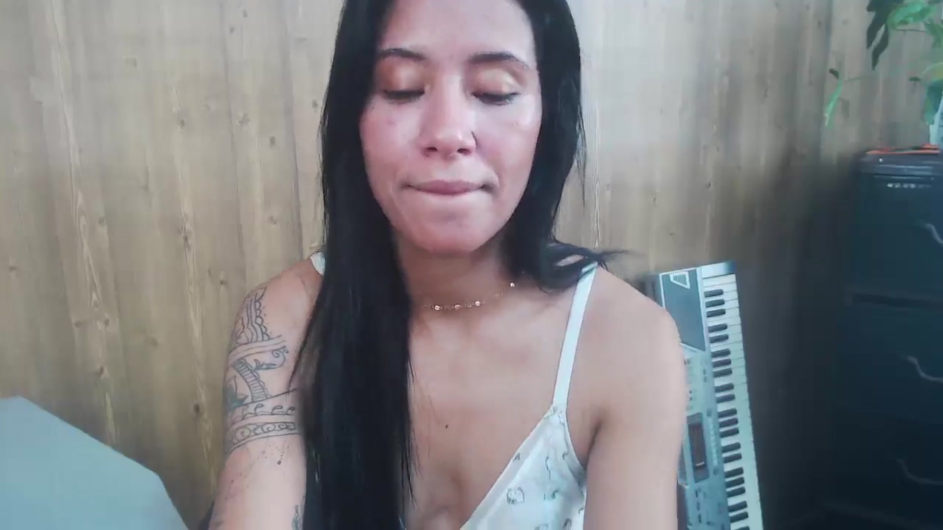 Gallery image thumbnail from pielmorena19's myfreecams stream on, 04/18/2026, 14:57 image 18 of 20
