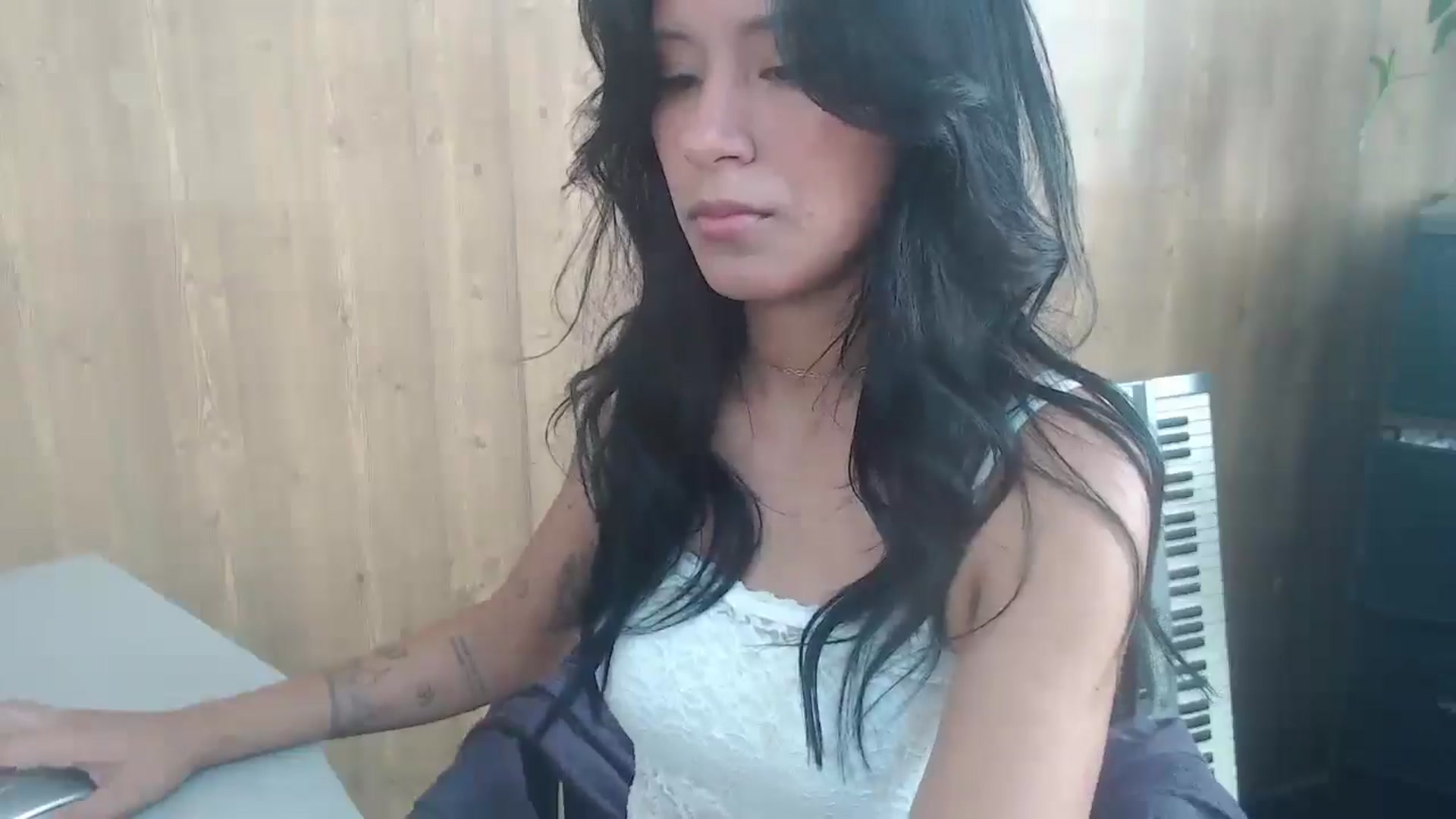 Gallery image thumbnail from pielmorena19's myfreecams stream on, 04/29/2026, 13:32 image 5 of 20