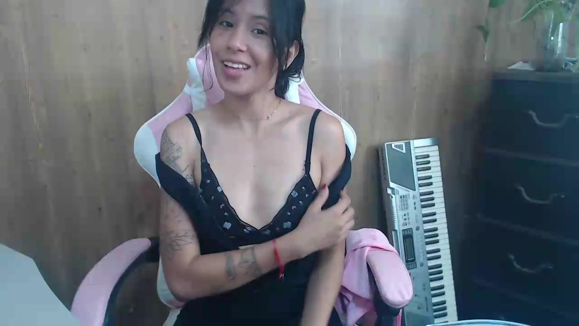 Gallery image thumbnail from pielmorena19's myfreecams stream on, 05/12/2026, 14:08 image 2 of 20