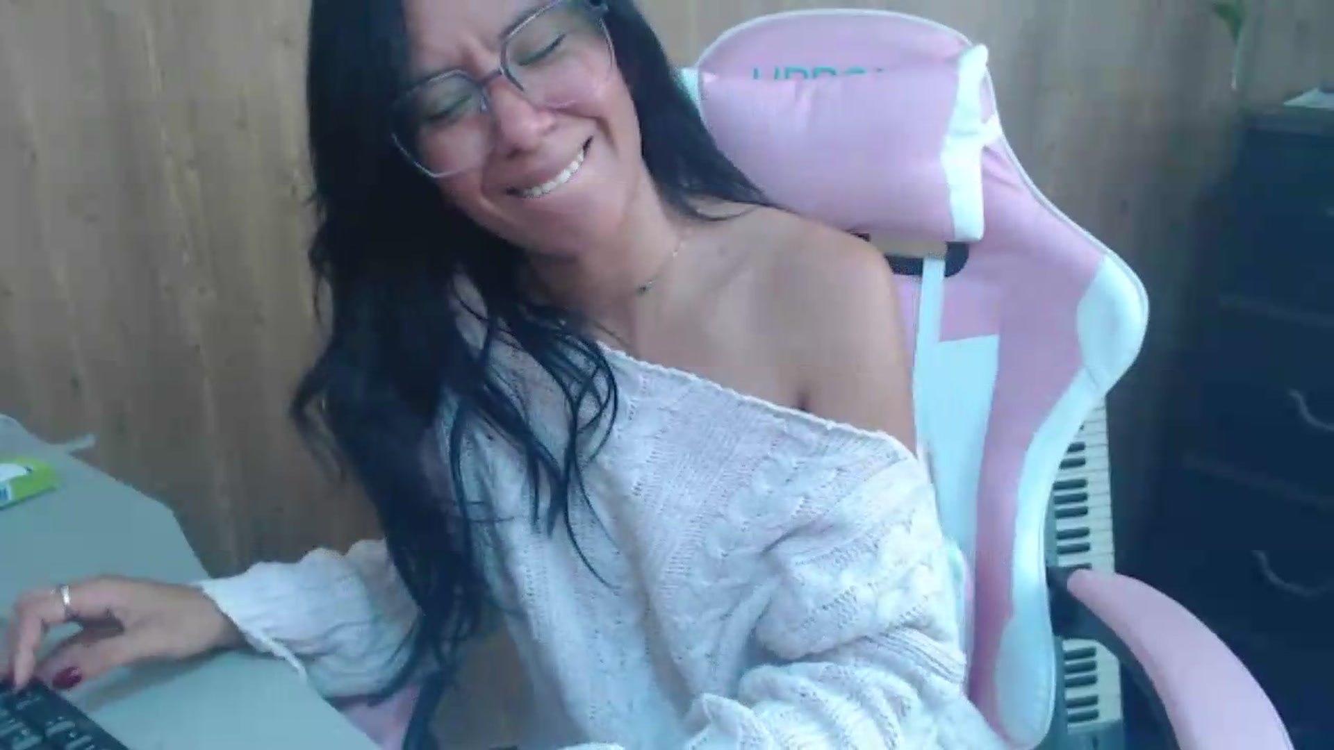 Gallery image thumbnail from pielmorena19's myfreecams stream on, 05/12/2026, 15:32 image 12 of 20