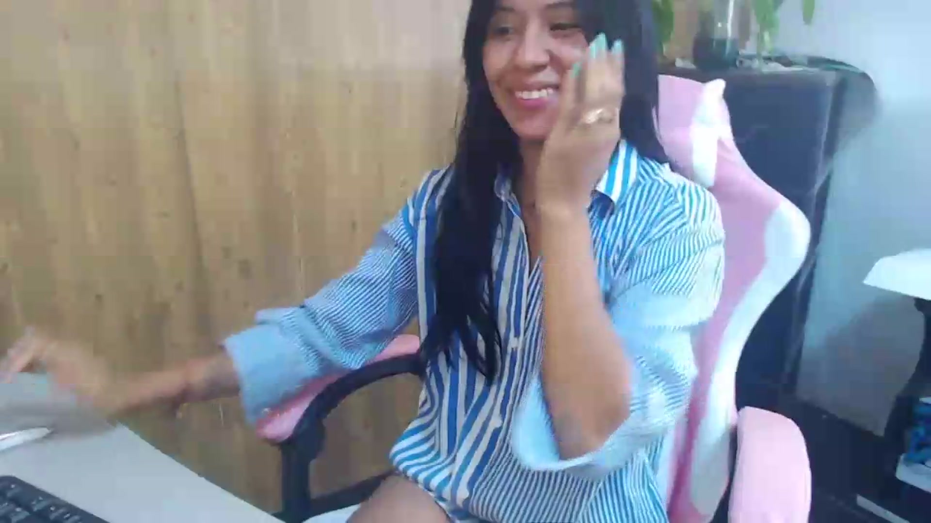 Gallery image thumbnail from pielmorena19's myfreecams stream on, 05/15/2026, 15:28 image 16 of 20