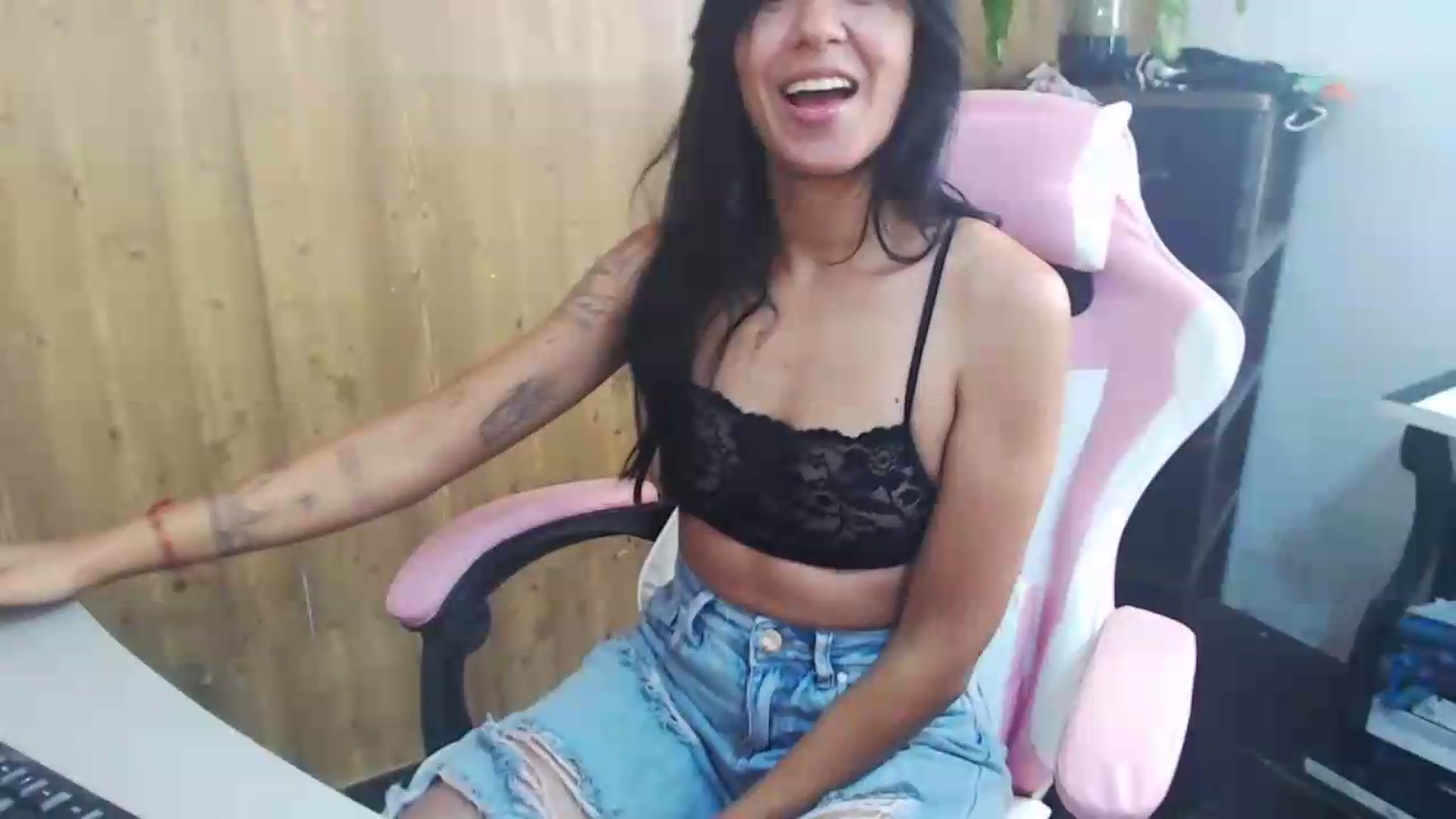 Gallery image thumbnail from pielmorena19's myfreecams stream on, 05/16/2026, 15:48 image 9 of 20