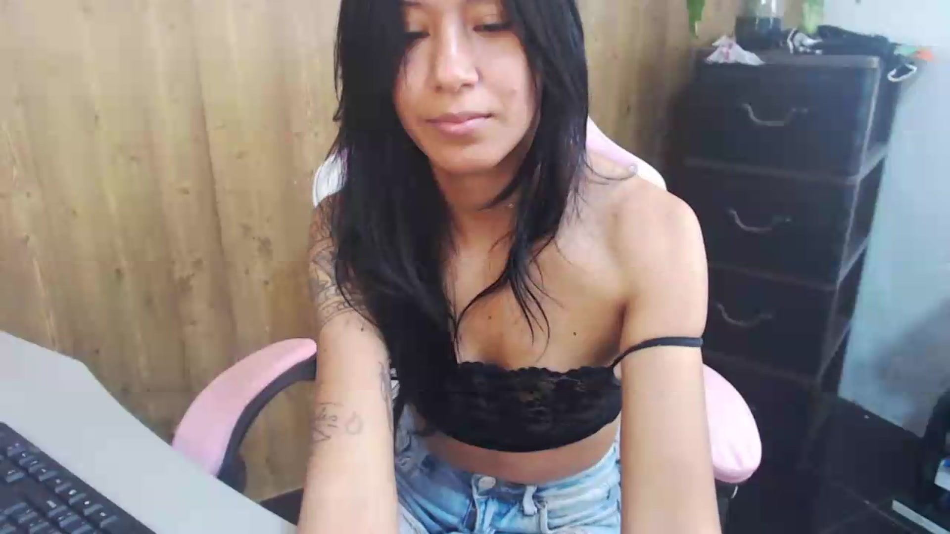 Gallery image thumbnail from pielmorena19's myfreecams stream on, 05/16/2026, 15:48 image 18 of 20