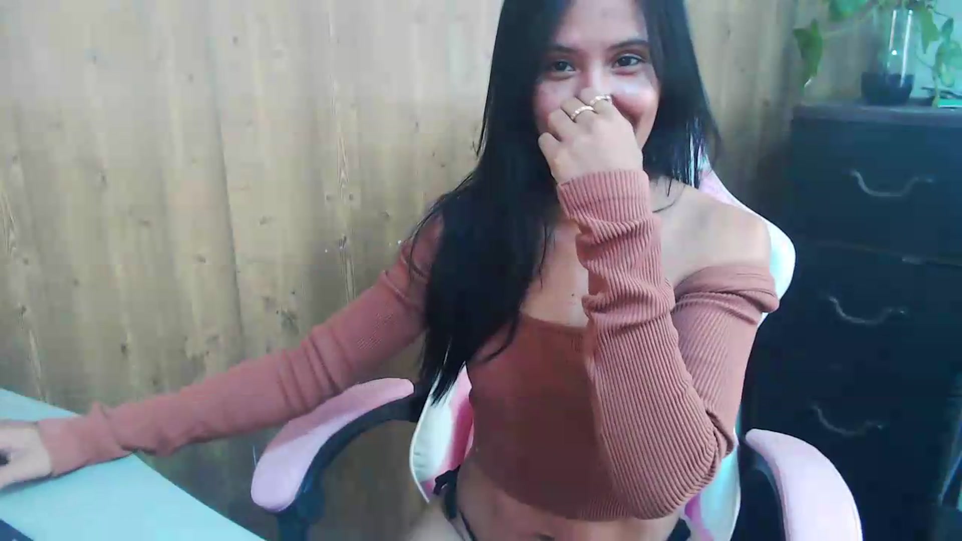 Gallery image thumbnail from pielmorena19's myfreecams stream on, 05/19/2026, 13:50 image 19 of 20