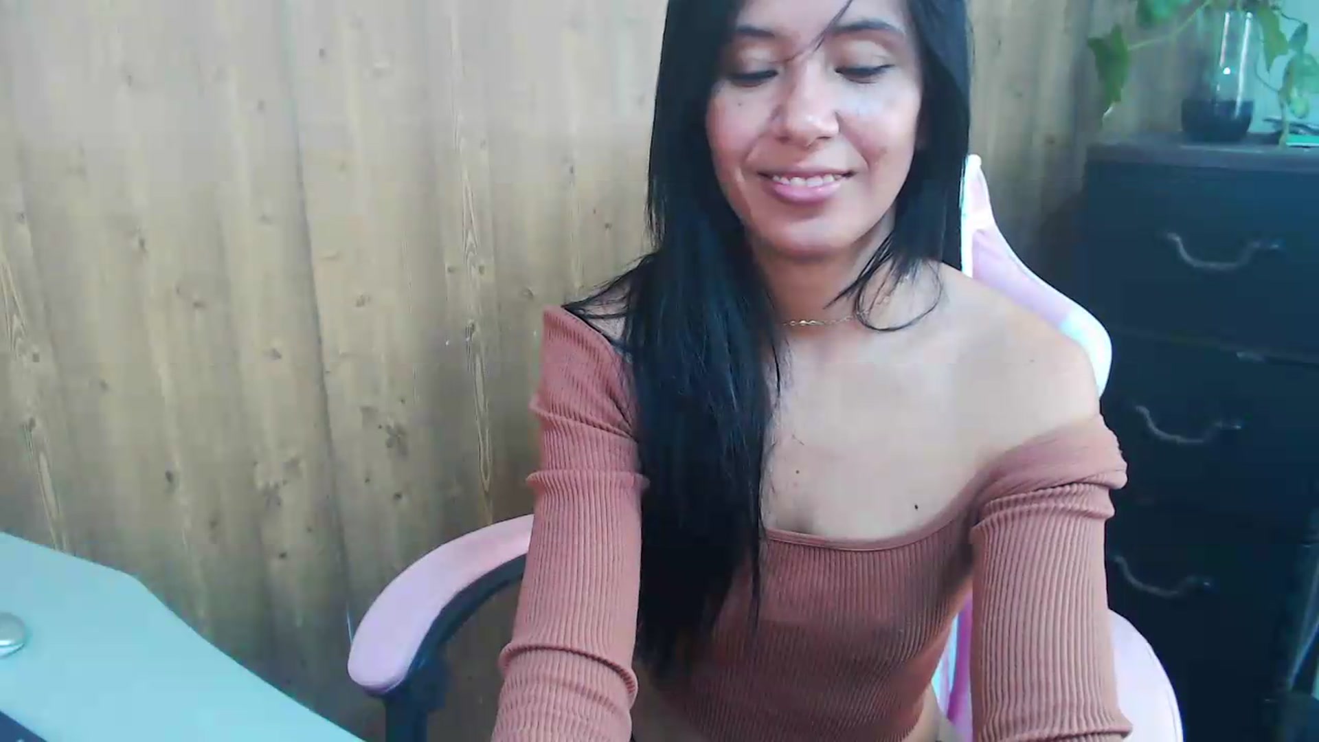Gallery image thumbnail from pielmorena19's myfreecams stream on, 05/19/2026, 13:50 image 18 of 20