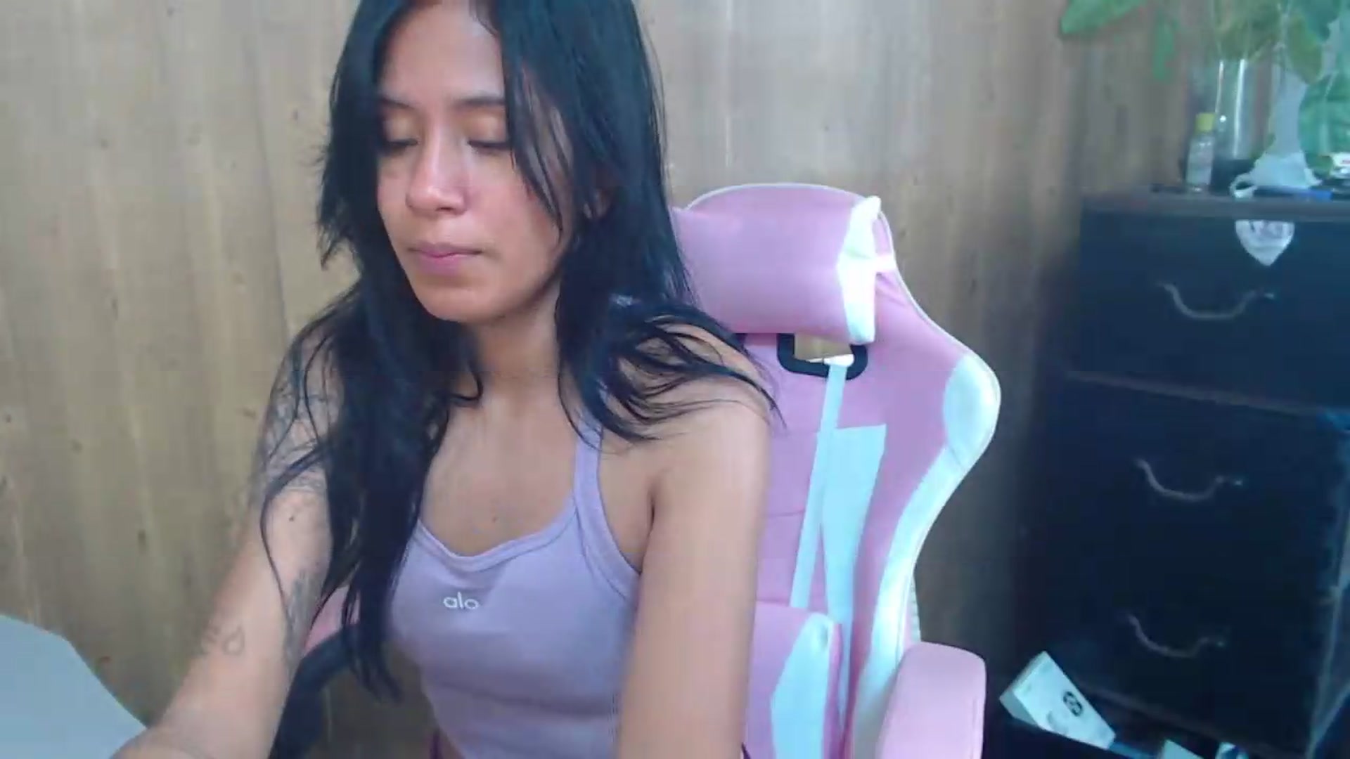 Gallery image thumbnail from pielmorena19's myfreecams stream on, 05/26/2026, 15:49 image 12 of 20