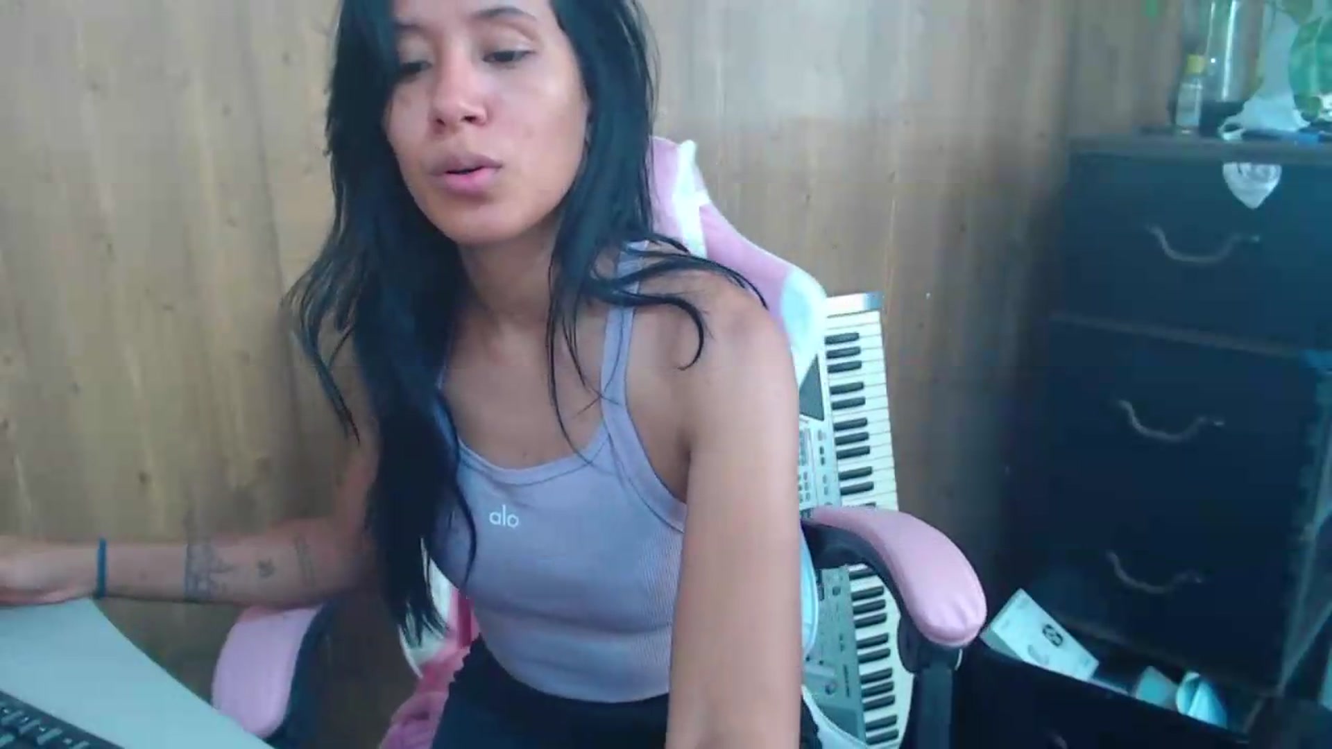 Gallery image thumbnail from pielmorena19's myfreecams stream on, 05/26/2026, 15:49 image 6 of 20
