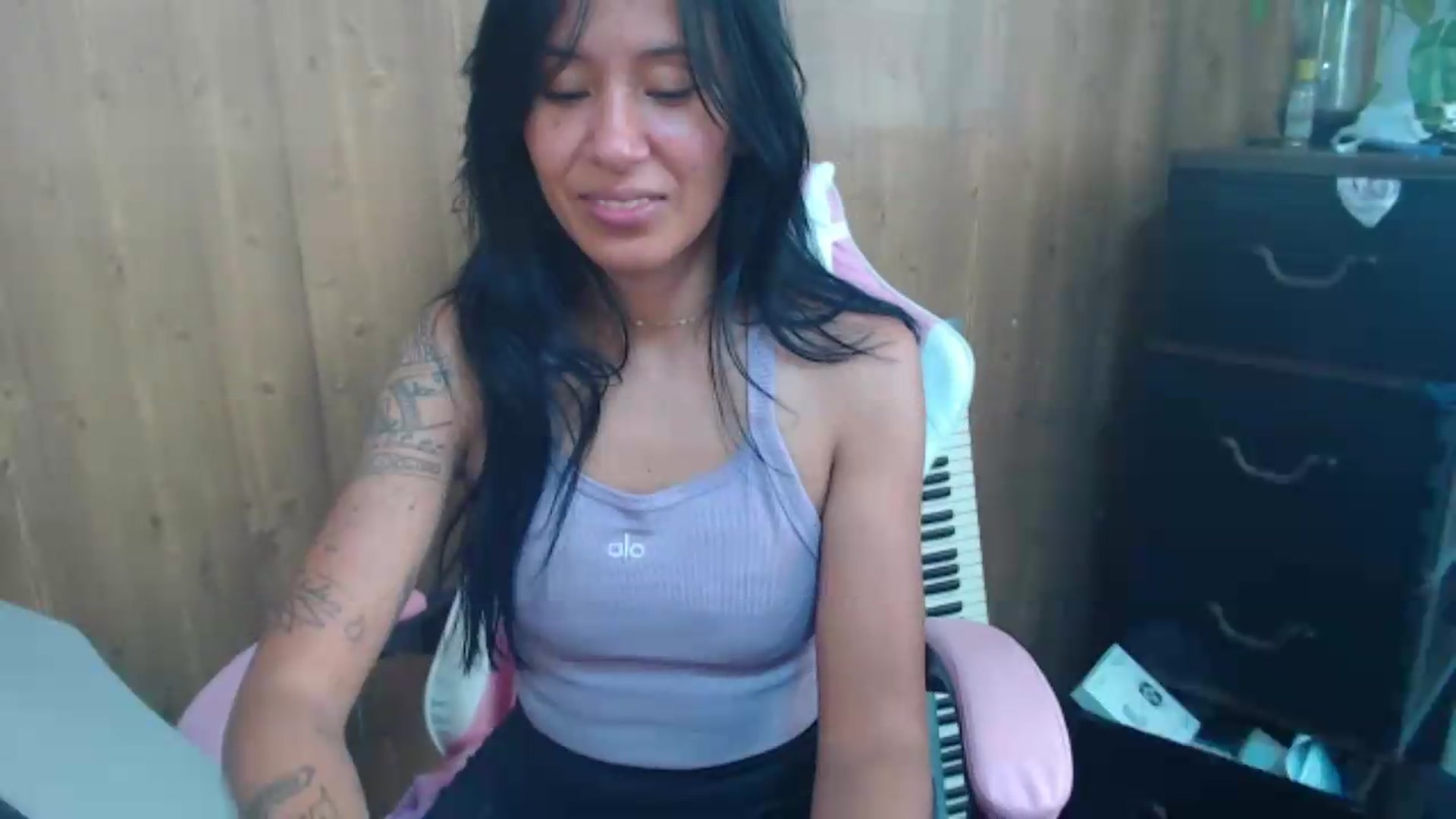 Gallery image thumbnail from pielmorena19's myfreecams stream on, 05/26/2026, 15:49 image 10 of 20
