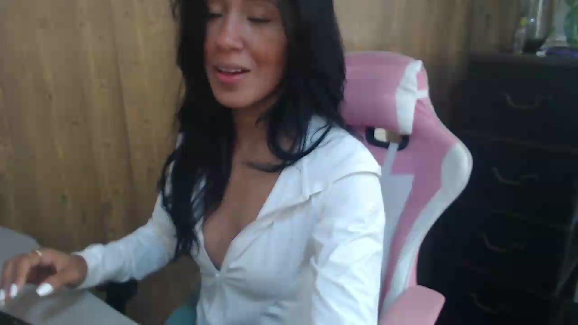 Gallery image thumbnail from pielmorena19's myfreecams stream on, 05/27/2026, 15:03 image 12 of 20
