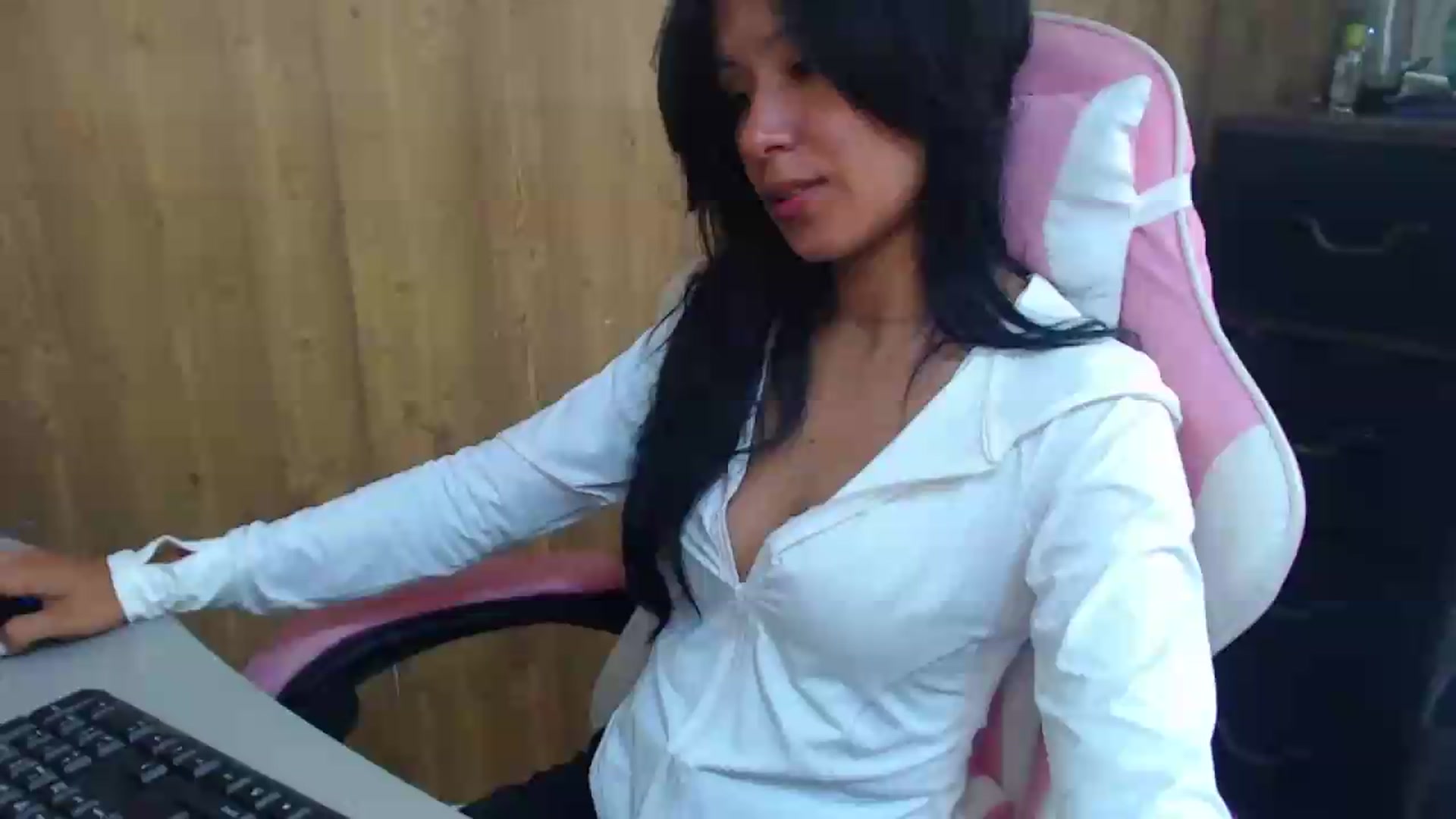 Gallery image thumbnail from pielmorena19's myfreecams stream on, 05/30/2026, 15:18 image 3 of 20
