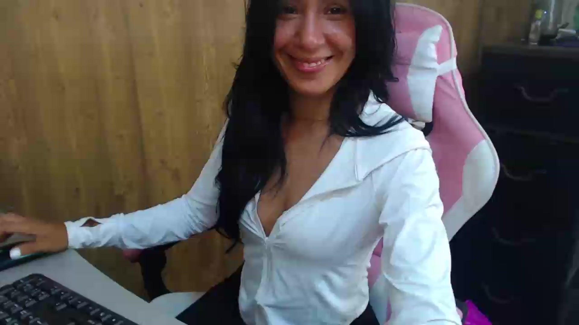 Gallery image thumbnail from pielmorena19's myfreecams stream on, 05/30/2026, 15:18 image 6 of 20