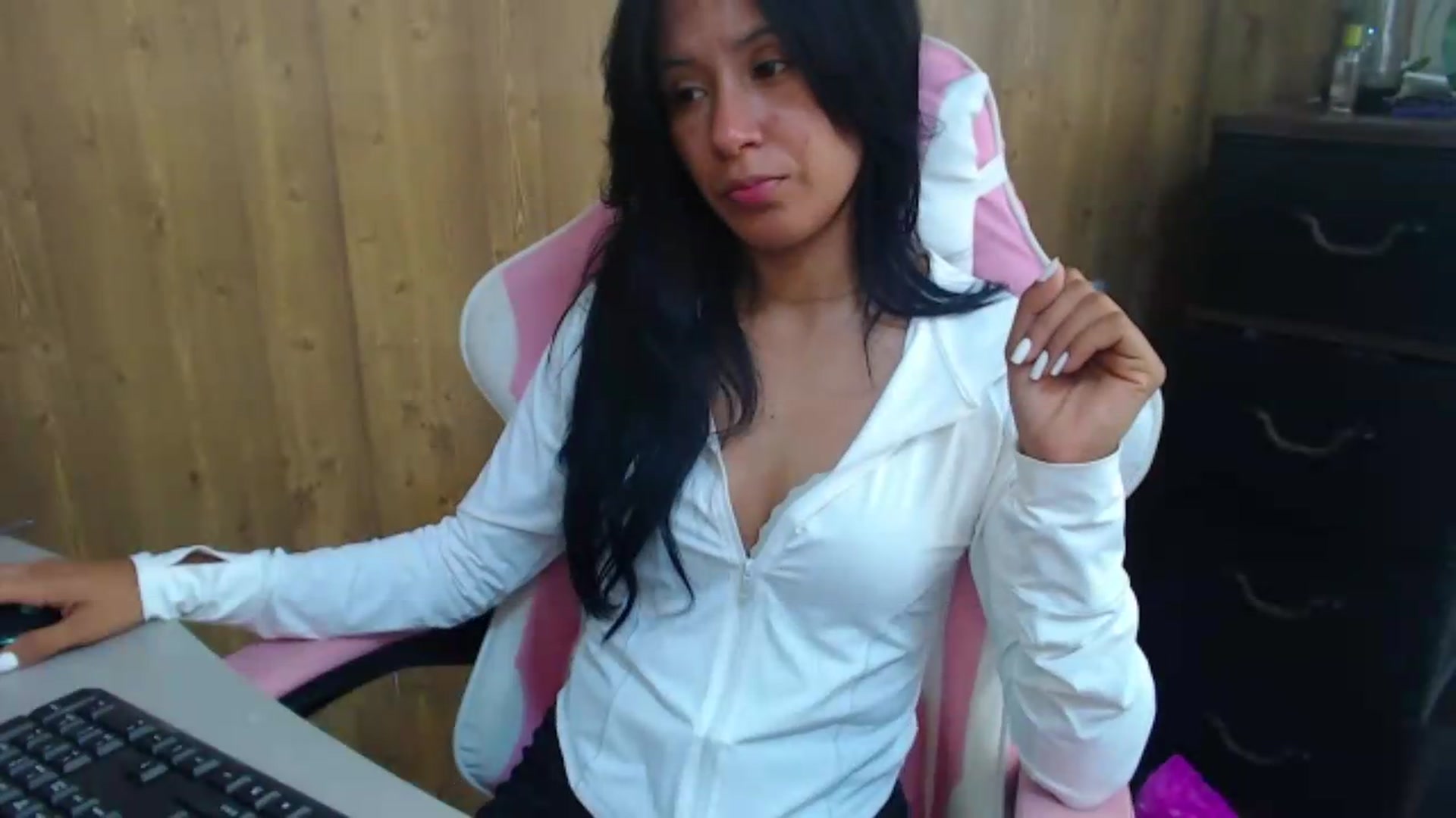 Gallery image thumbnail from pielmorena19's myfreecams stream on, 05/30/2026, 15:18 image 4 of 20