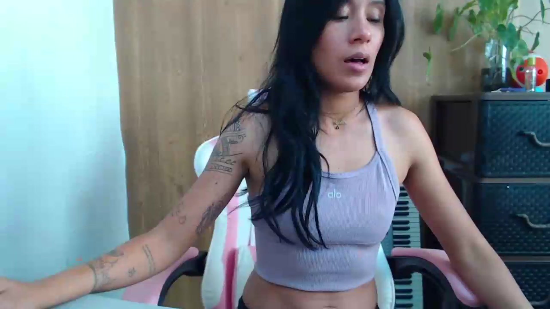 Gallery image thumbnail from pielmorena19's myfreecams stream on, 06/03/2026, 14:13 image 18 of 20