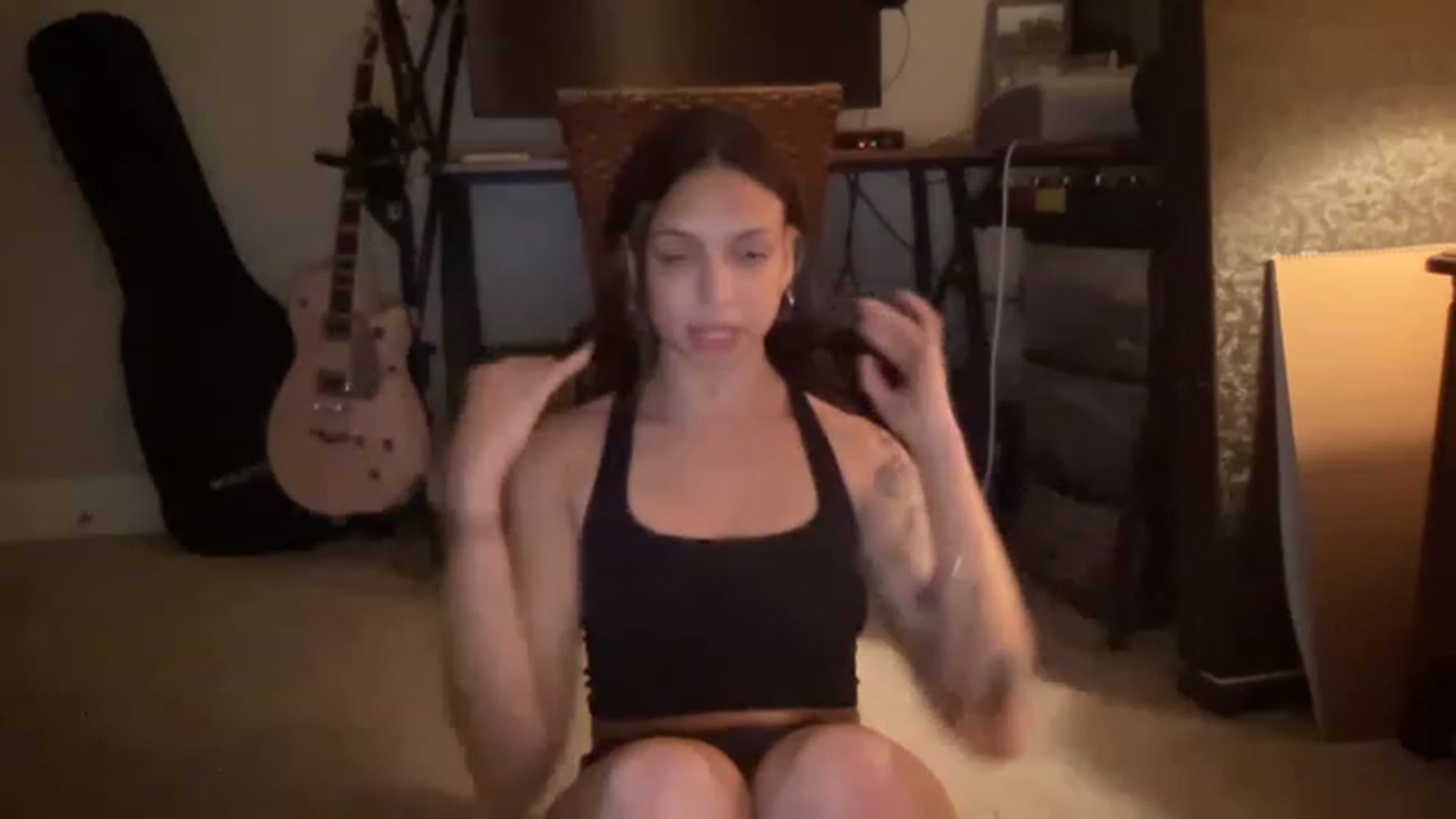 Gallery image thumbnail from piesupply's myfreecams stream on, 03/01/2023, 24:32 image 16 of 20