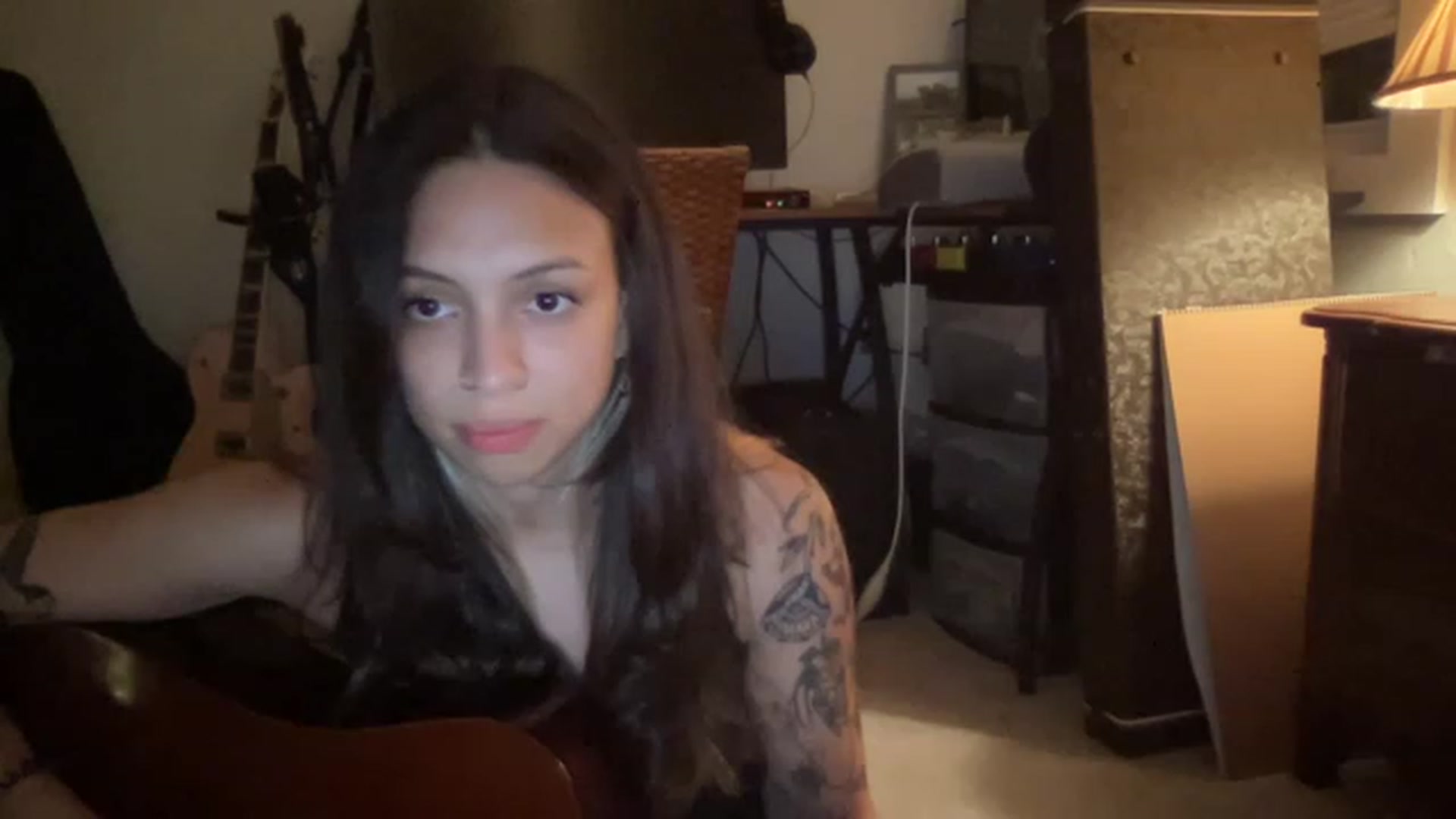 Gallery image thumbnail from piesupply's myfreecams stream on, 03/01/2023, 24:32 image 3 of 20