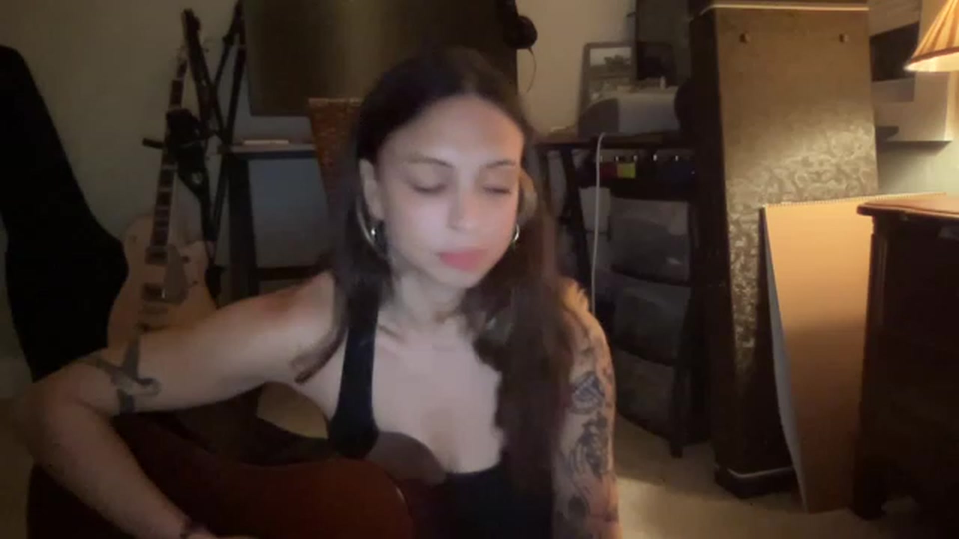 Gallery image thumbnail from piesupply's myfreecams stream on, 03/01/2023, 24:32 image 10 of 20