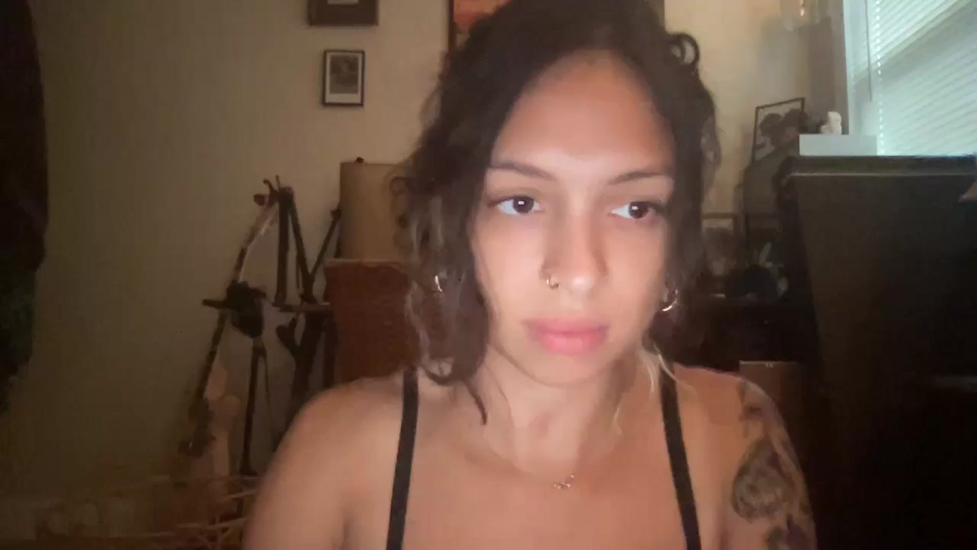 Gallery image thumbnail from piesupply's myfreecams stream on, 05/22/2023, 21:02 image 14 of 20