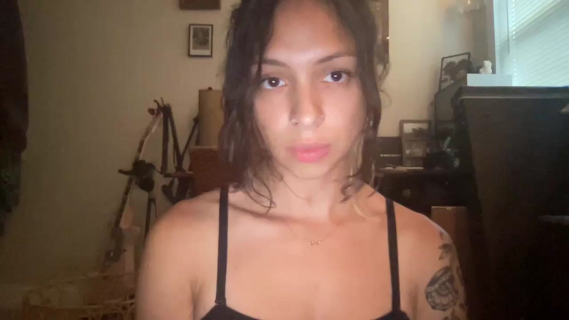 Gallery image thumbnail from piesupply's myfreecams stream on, 05/22/2023, 21:02 image 10 of 20