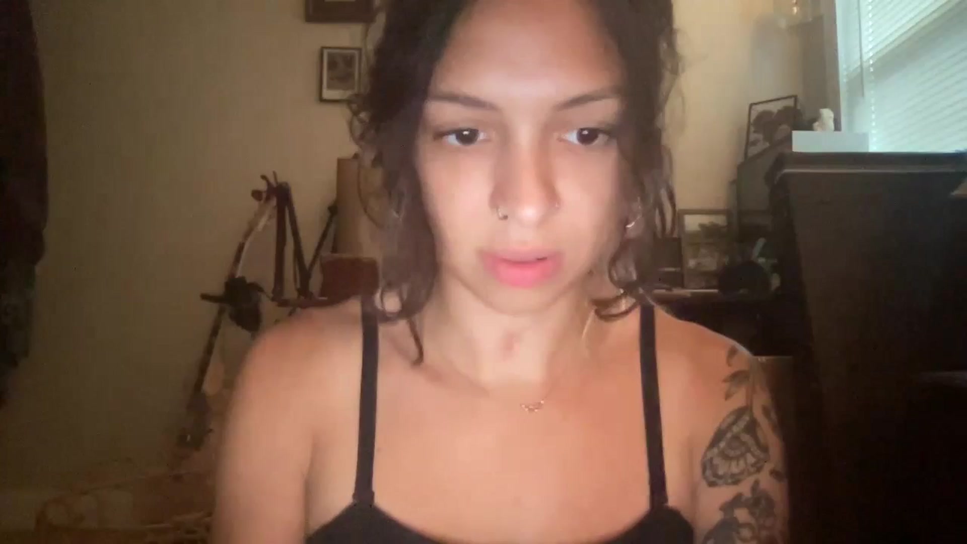 Gallery image thumbnail from piesupply's myfreecams stream on, 05/22/2023, 21:02 image 15 of 20