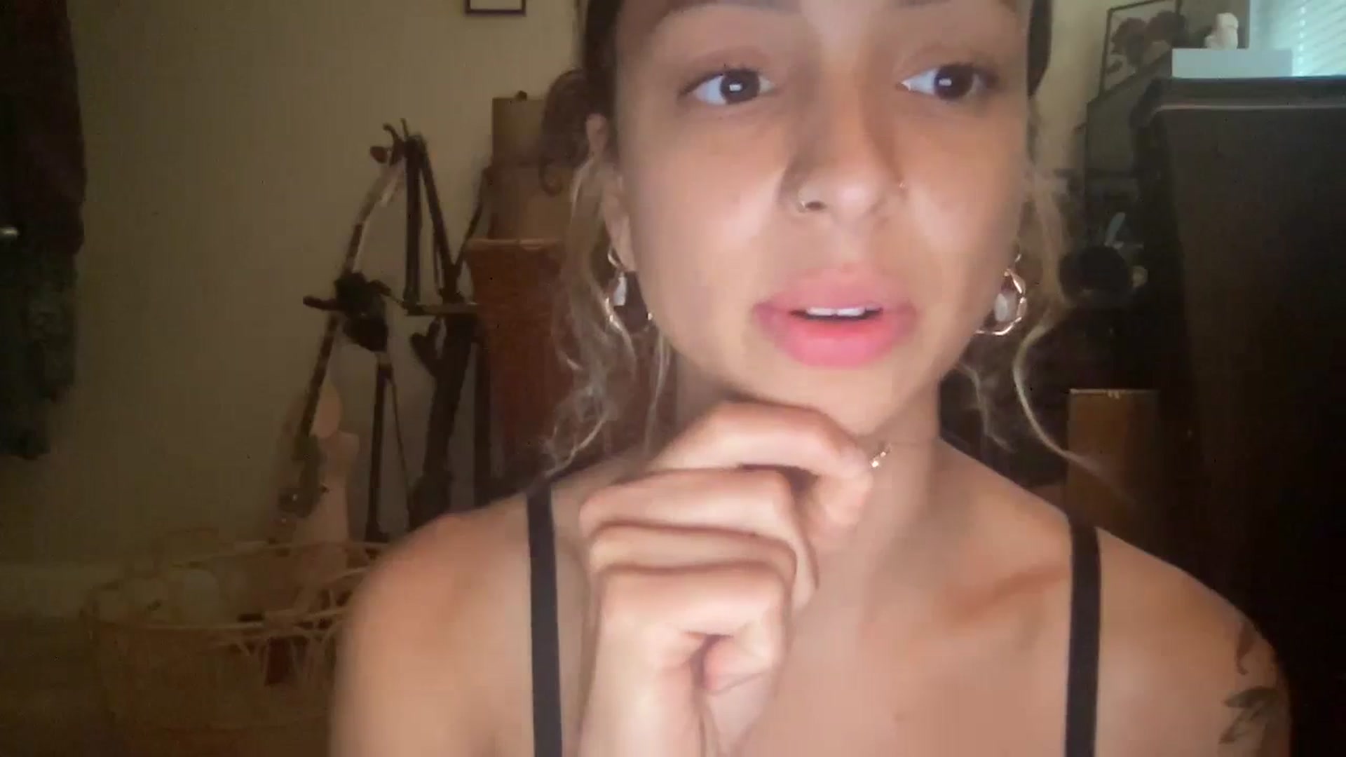 Gallery image thumbnail from piesupply's myfreecams stream on, 05/22/2023, 21:02 image 19 of 20