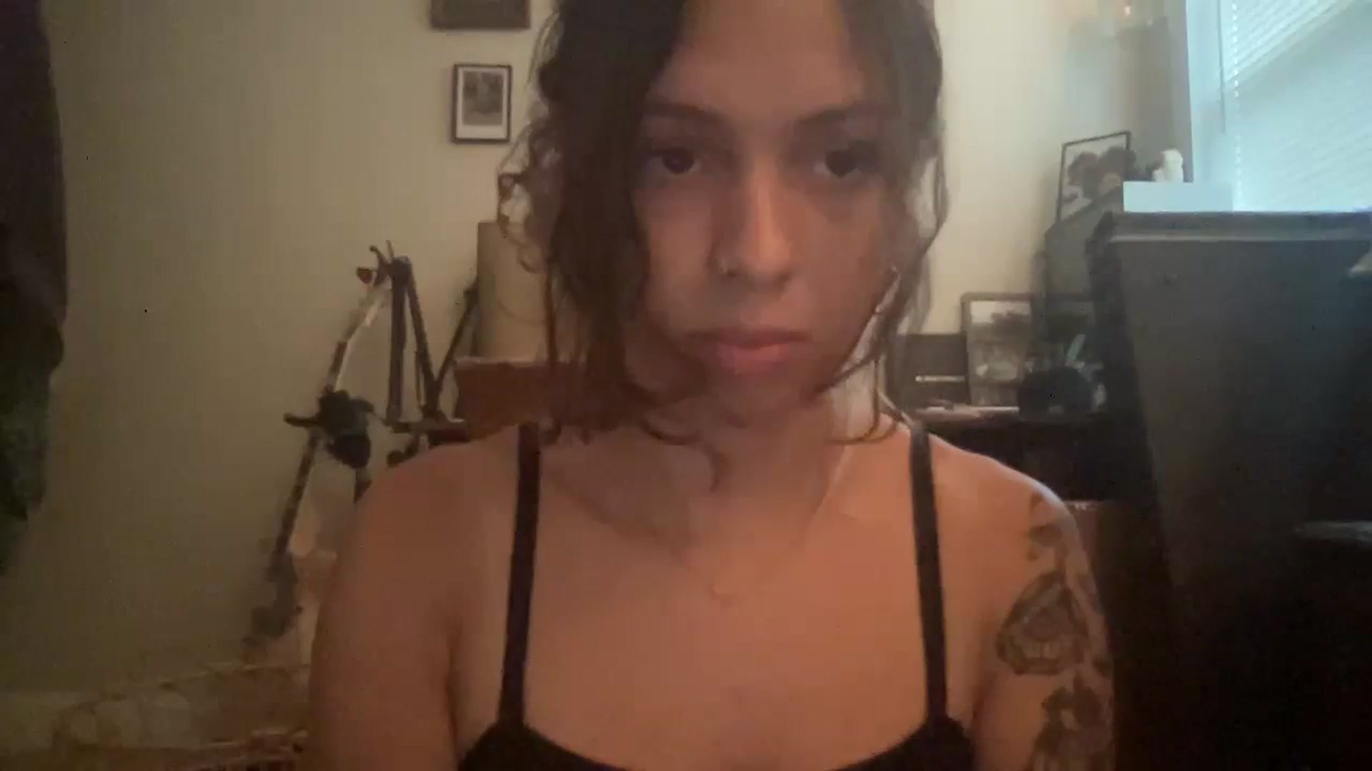 Gallery image thumbnail from piesupply's myfreecams stream on, 05/22/2023, 21:02 image 7 of 20