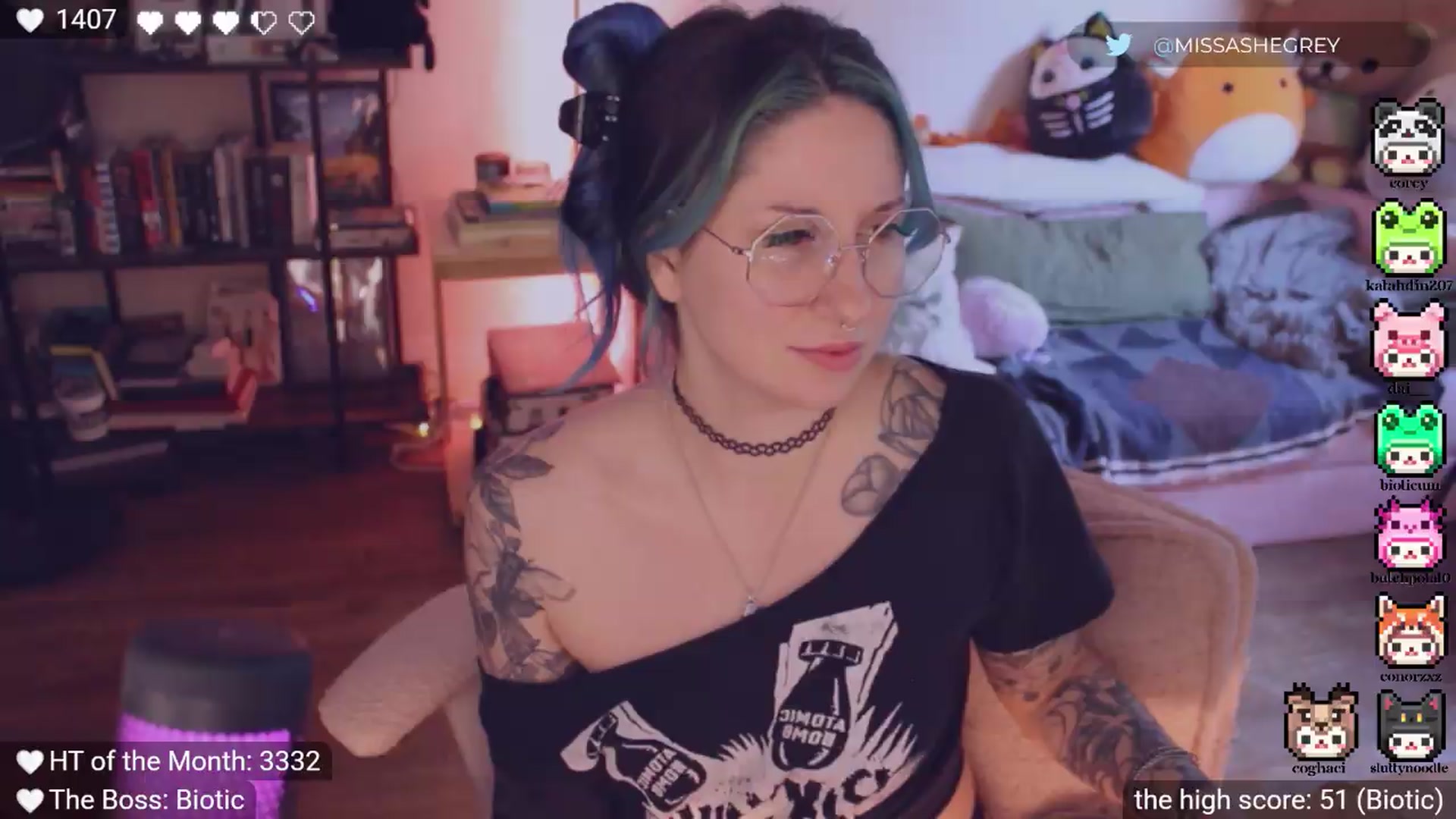 Gallery image thumbnail from pigeonsgonewild's myfreecams stream on, 09/21/2026, 24:07 image 15 of 20