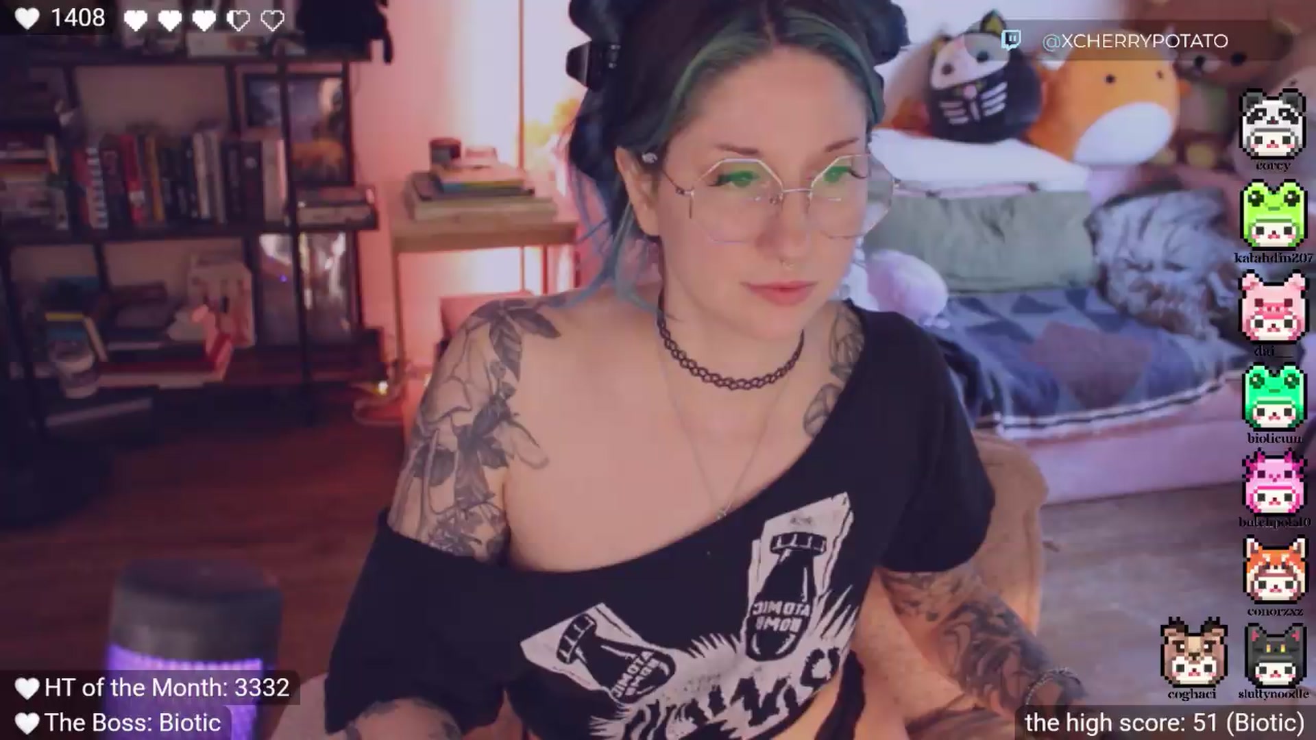 Gallery image thumbnail from pigeonsgonewild's myfreecams stream on, 09/21/2026, 24:07 image 7 of 20