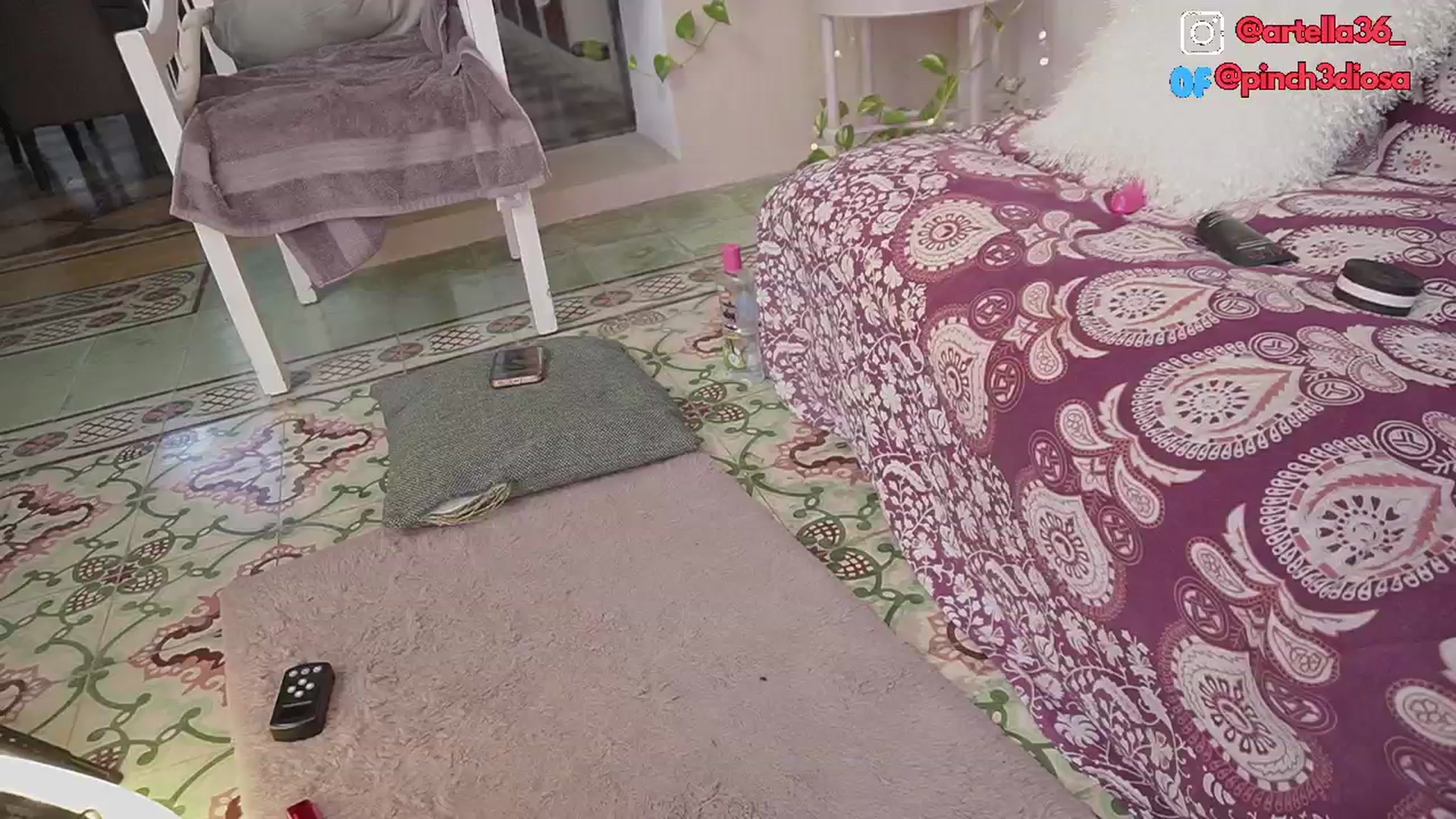Gallery image thumbnail from pincheDiosa's myfreecams stream on, 03/19/2025, 17:39 image 17 of 20