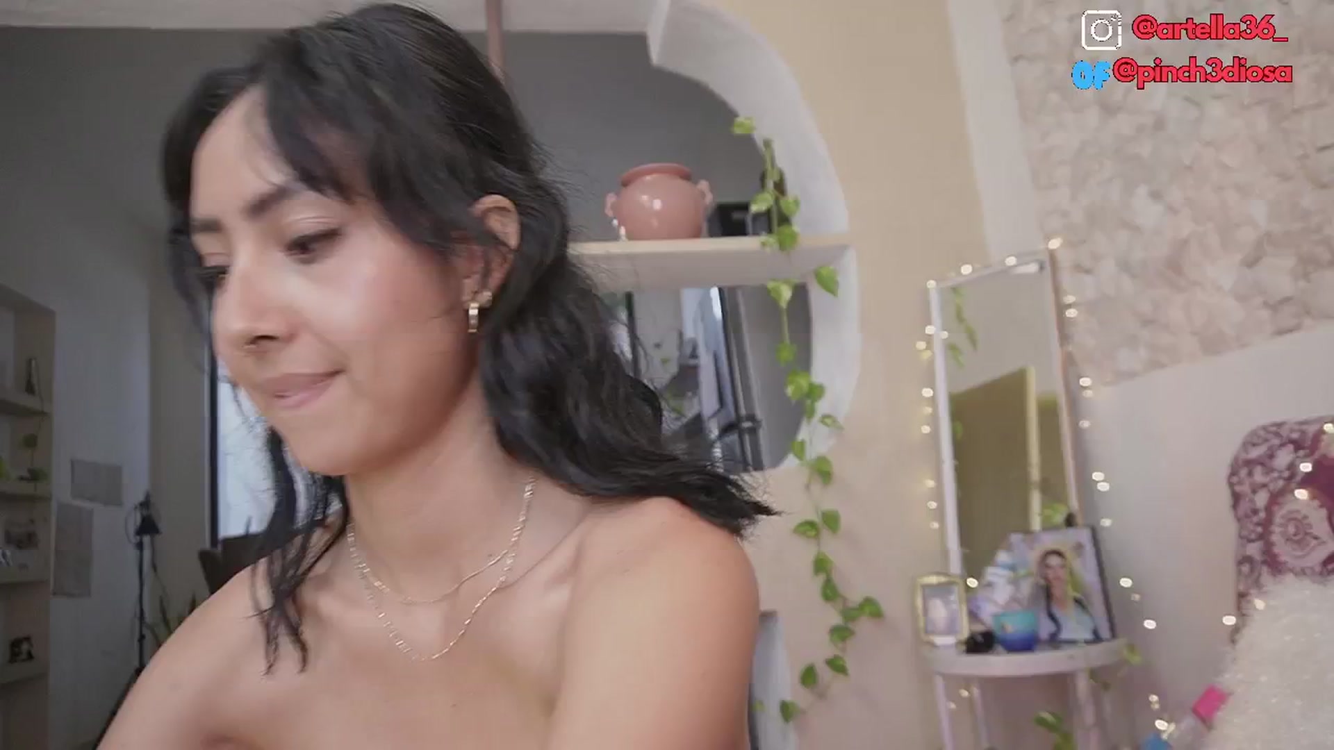 Gallery image thumbnail from pincheDiosa's myfreecams stream on, 03/19/2025, 17:39 image 2 of 20