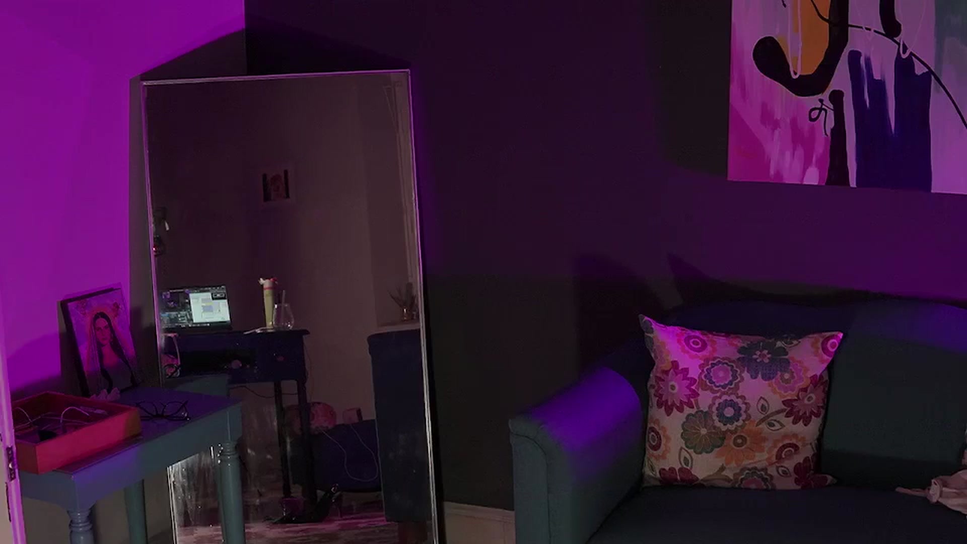 Gallery image thumbnail from pincheDiosa's myfreecams stream on, 11/14/2025, 01:03 image 19 of 20