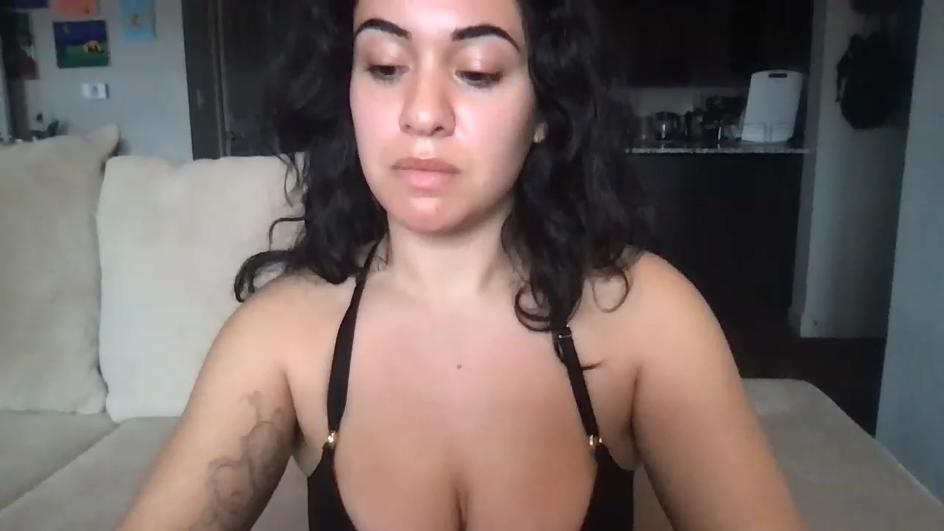Gallery image thumbnail from pineappsauce's myfreecams stream on, 02/06/2023, 19:16 image 6 of 20