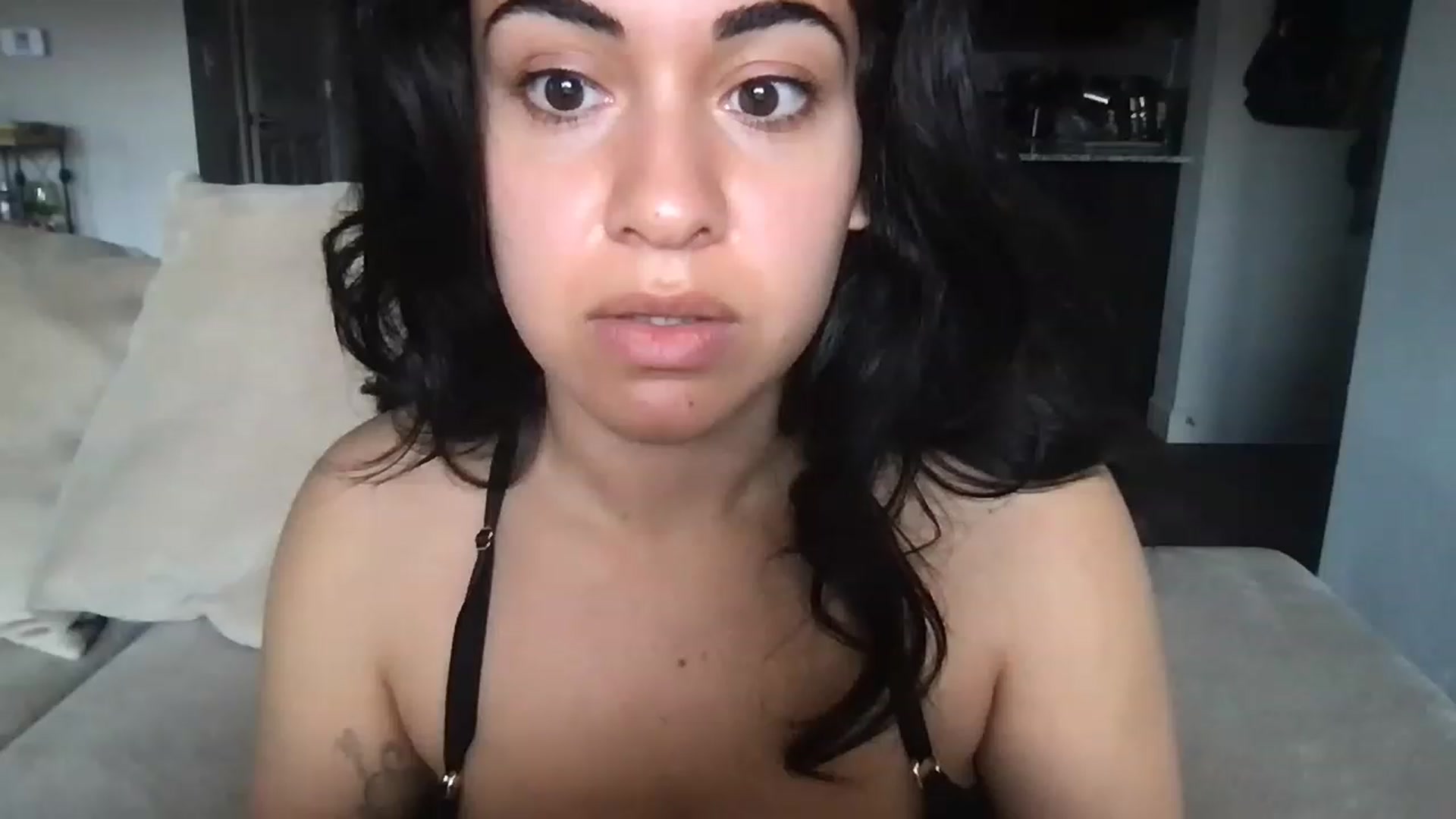 Gallery image thumbnail from pineappsauce's myfreecams stream on, 03/02/2023, 19:50 image 4 of 20