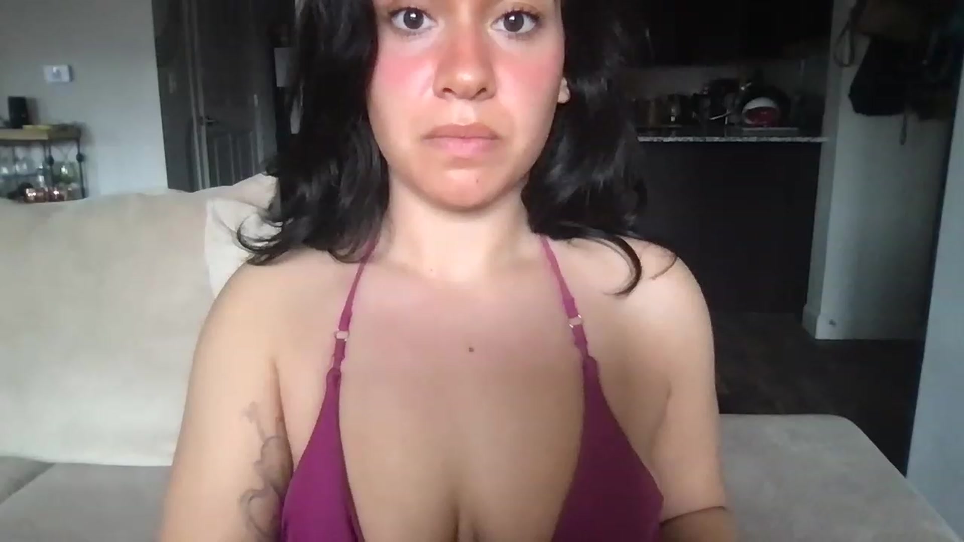 Gallery image thumbnail from pineappsauce's myfreecams stream on, 03/29/2023, 19:38 image 12 of 20