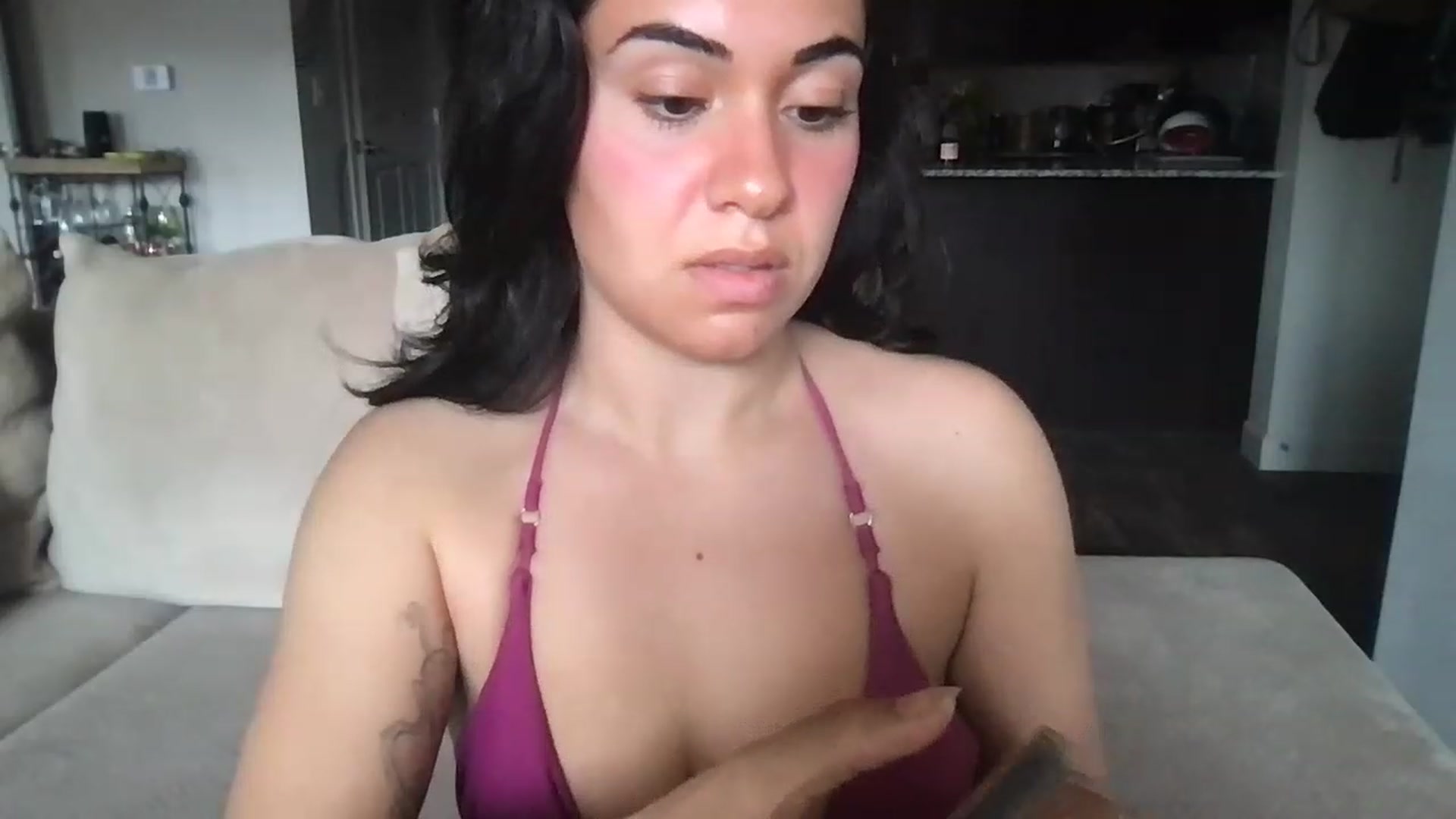 Gallery image thumbnail from pineappsauce's myfreecams stream on, 03/29/2023, 19:38 image 19 of 20