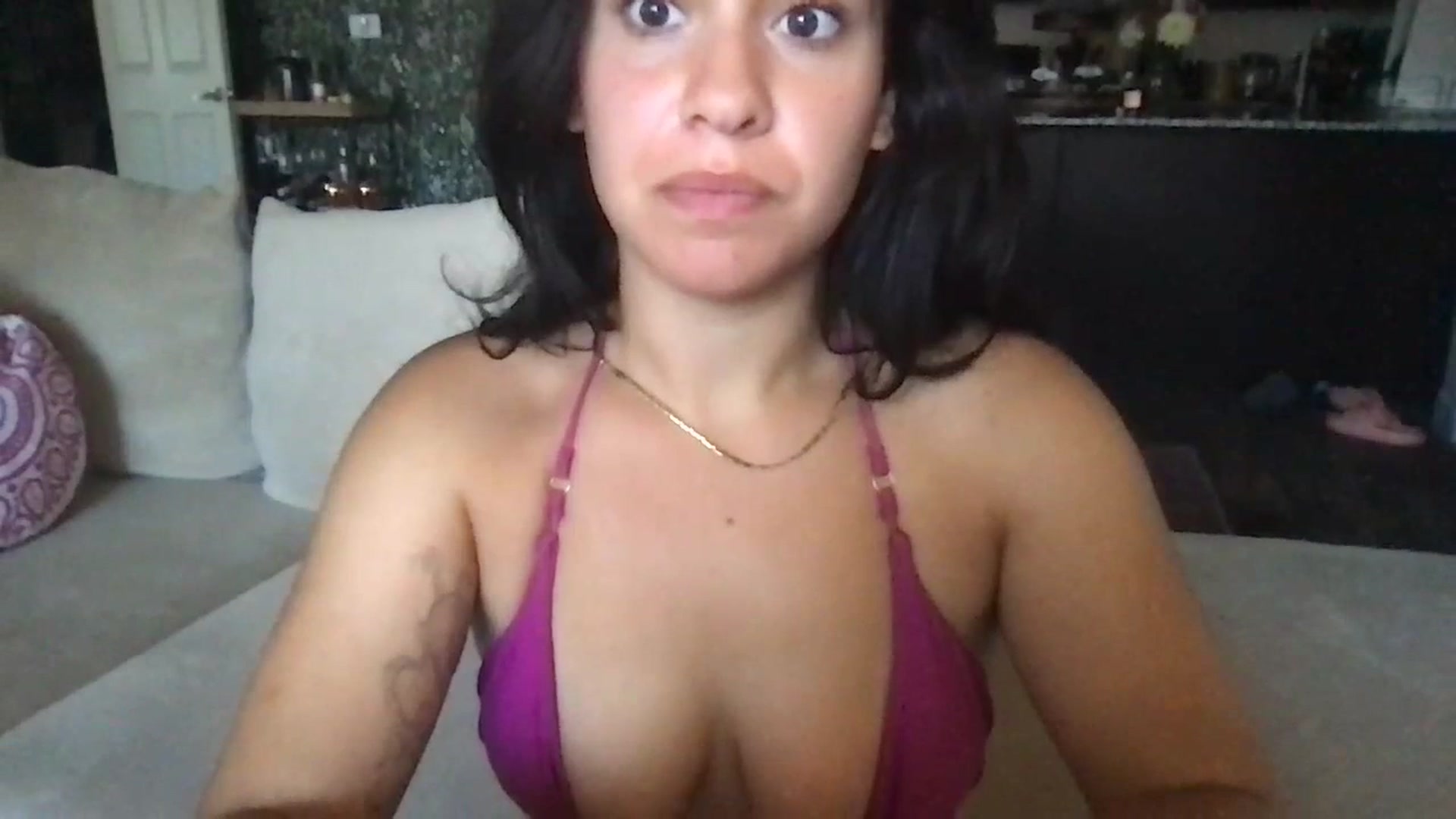 Gallery image thumbnail from pineappsauce's myfreecams stream on, 07/11/2023, 19:50 image 14 of 20