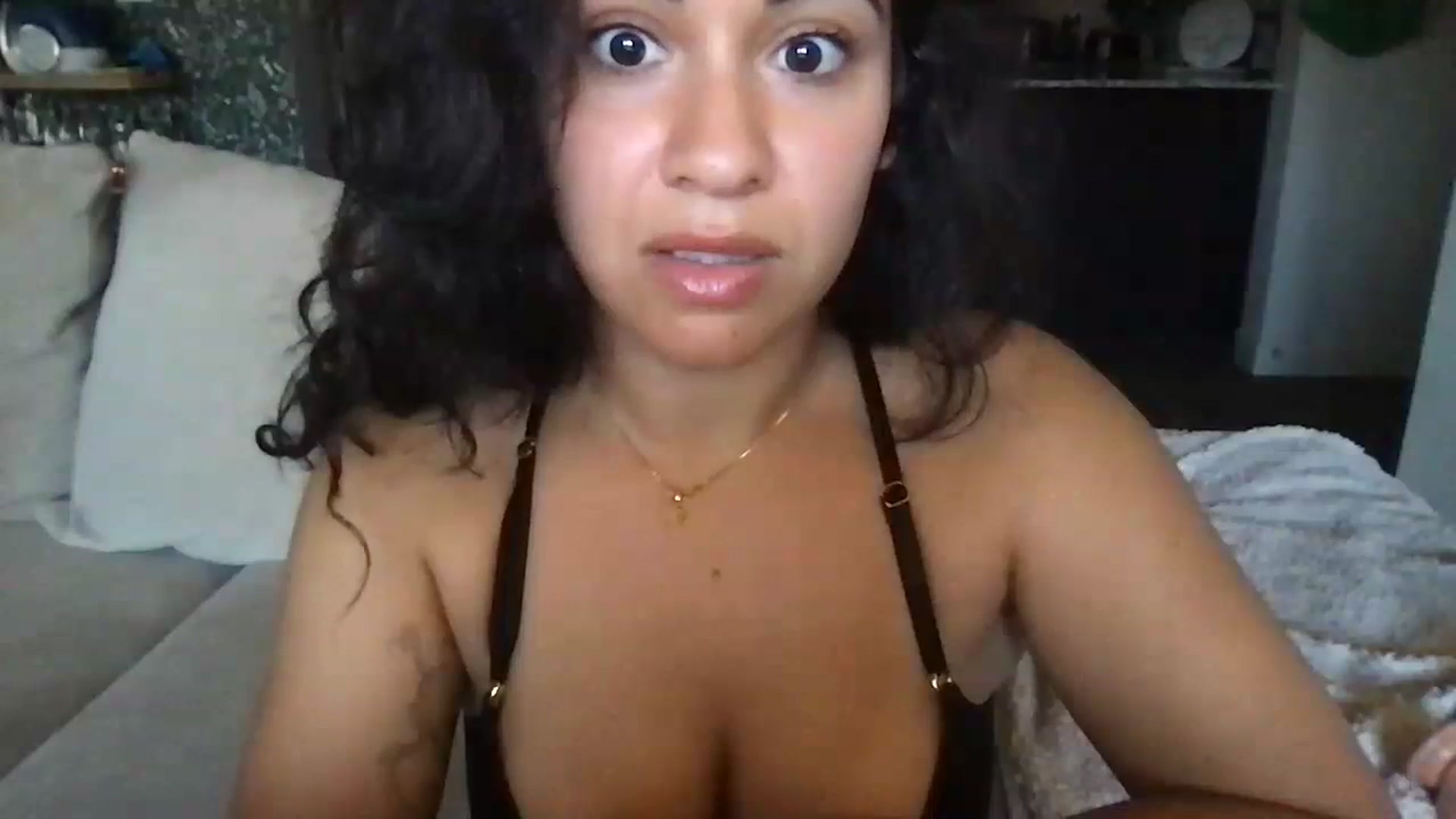 Gallery image thumbnail from pineappsauce's myfreecams stream on, 09/23/2023, 20:01 image 16 of 20