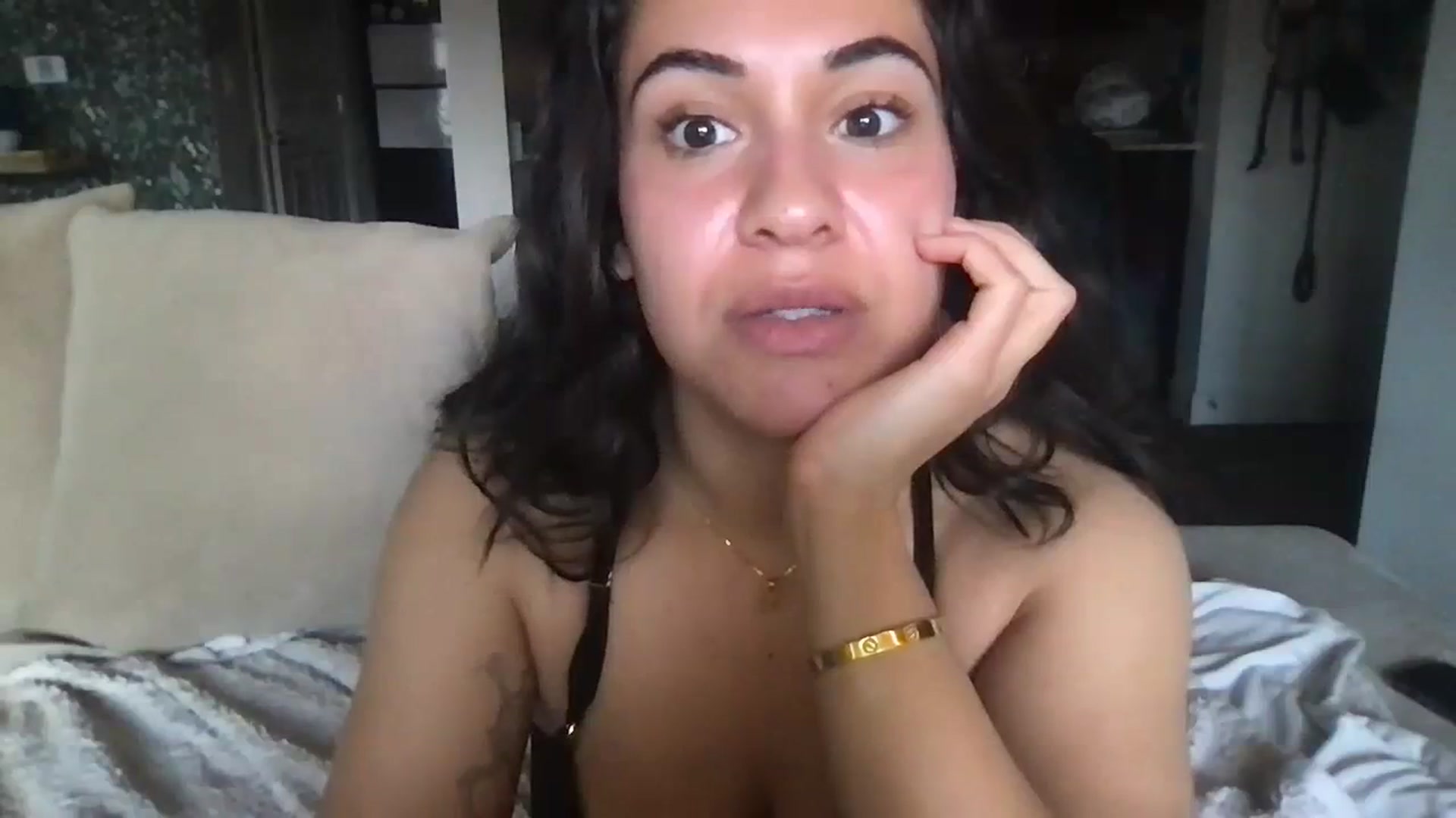 Gallery image thumbnail from pineappsauce's myfreecams stream on, 02/14/2024, 20:22 image 20 of 20