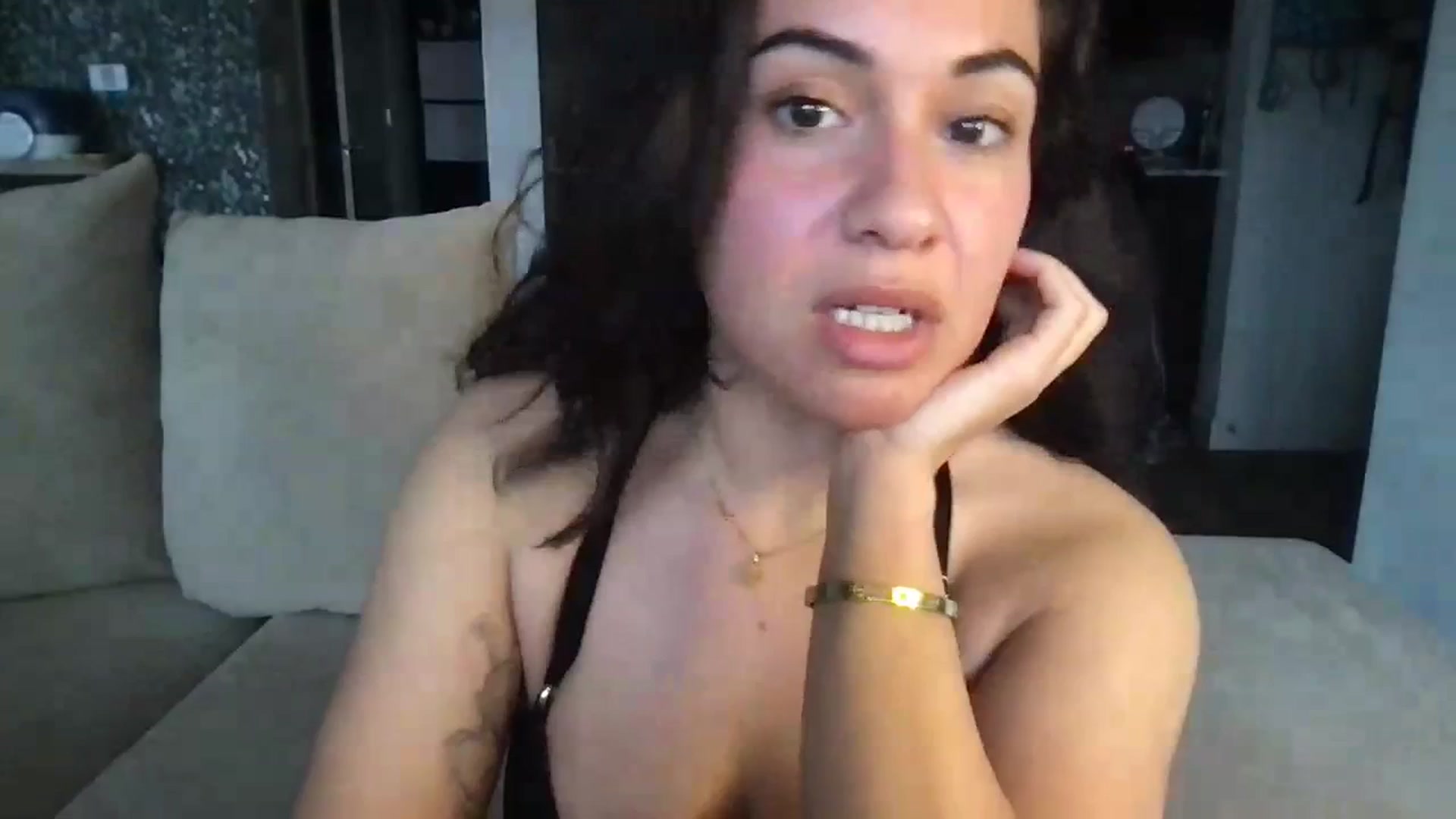 Gallery image thumbnail from pineappsauce's myfreecams stream on, 02/20/2024, 19:42 image 17 of 20