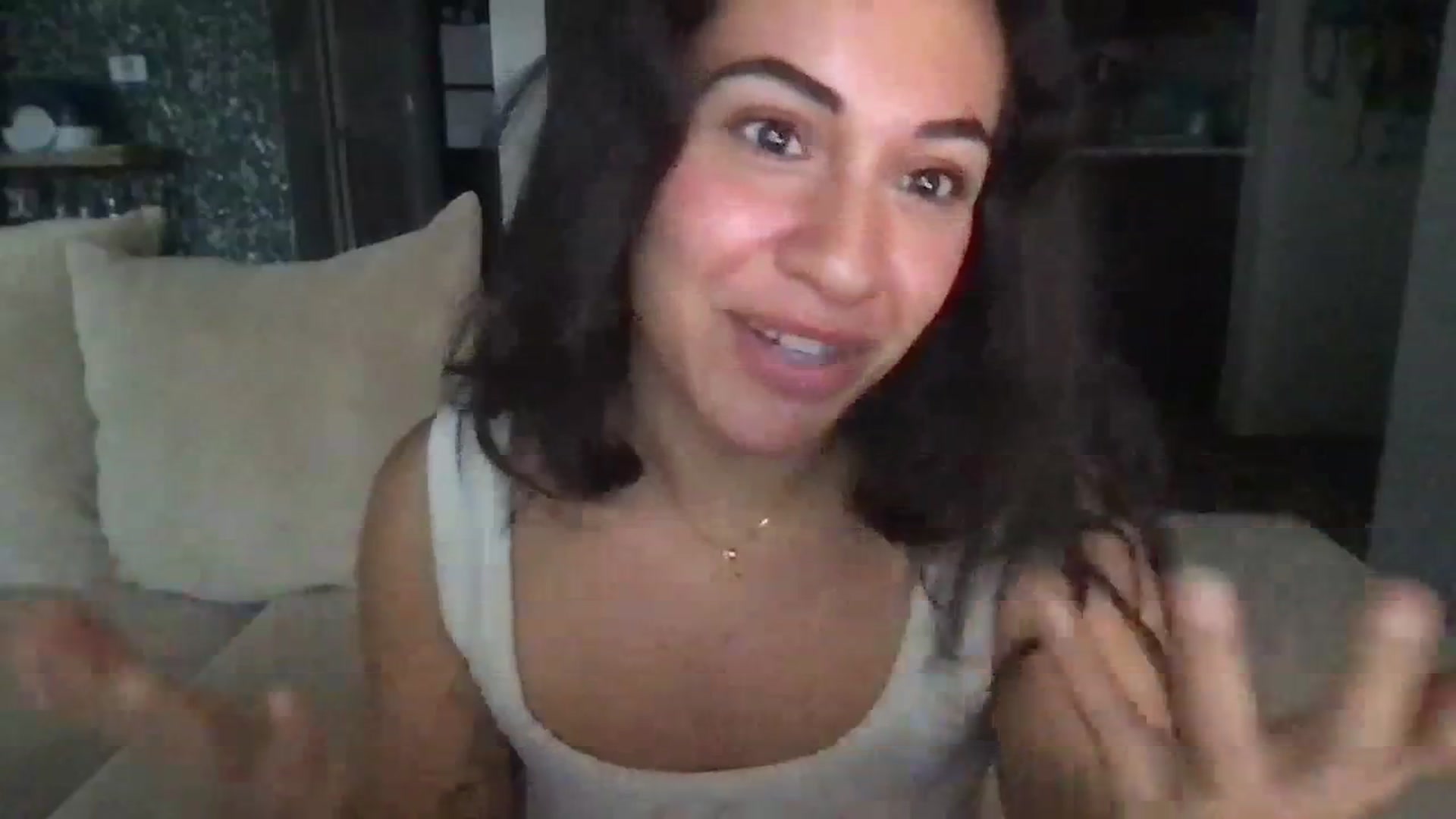 Gallery image thumbnail from pineappsauce's myfreecams stream on, 04/05/2024, 20:34 image 4 of 20