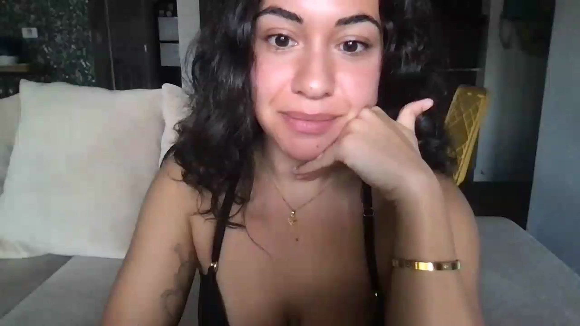 Gallery image thumbnail from pineappsauce's myfreecams stream on, 04/07/2024, 22:04 image 7 of 20