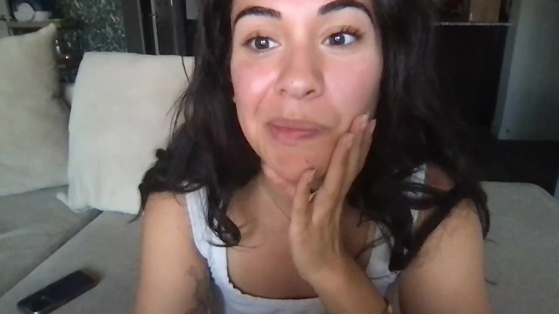 Gallery image thumbnail from pineappsauce's myfreecams stream on, 05/22/2024, 21:33 image 17 of 20