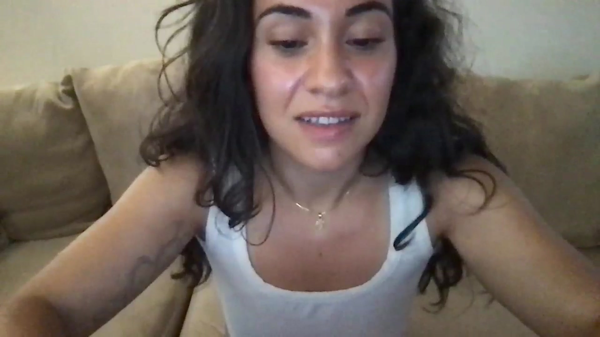 Gallery image thumbnail from pineappsauce's myfreecams stream on, 06/06/2024, 23:44 image 14 of 20