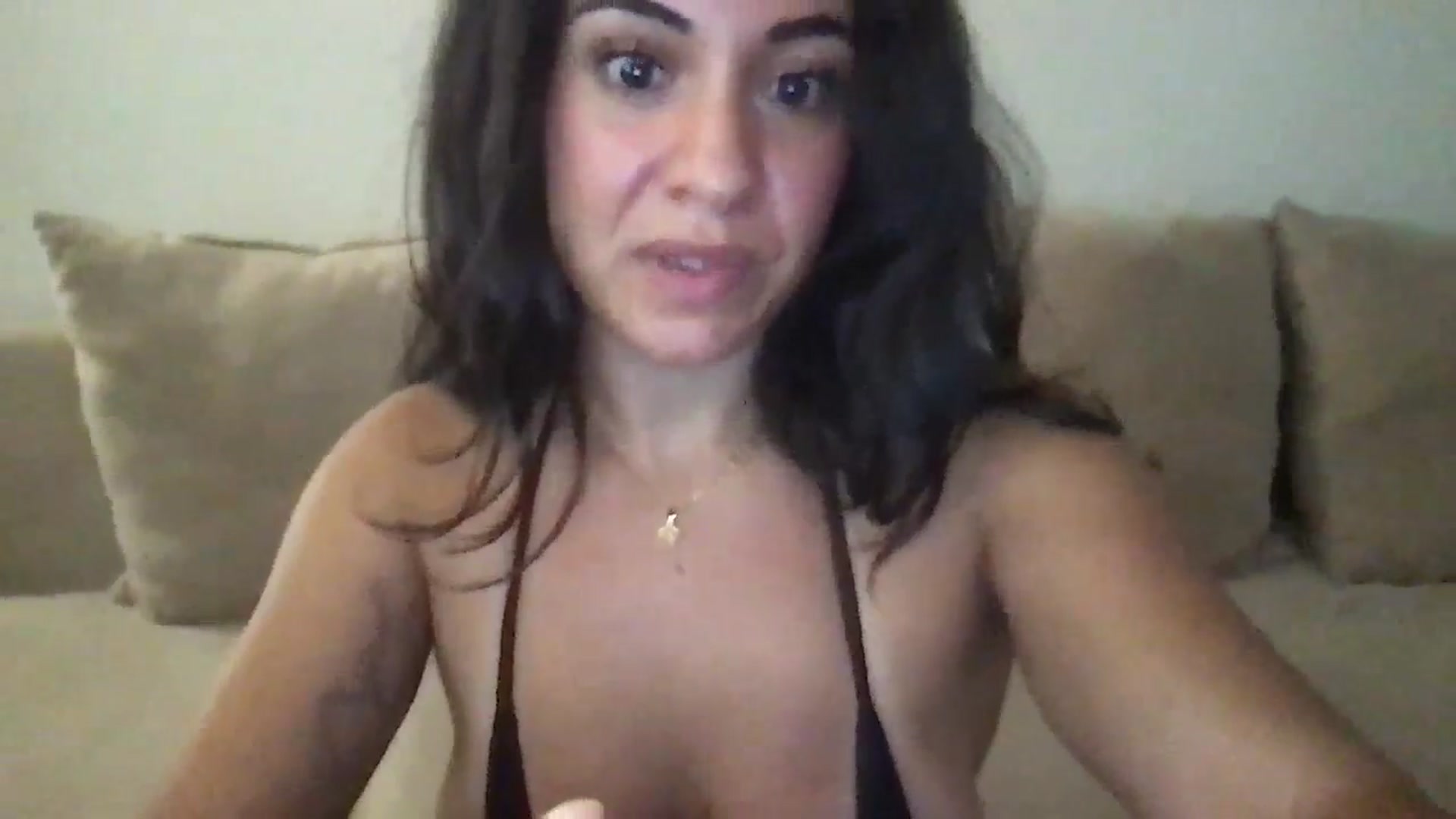 Gallery image thumbnail from pineappsauce's myfreecams stream on, 08/06/2024, 19:13 image 15 of 20